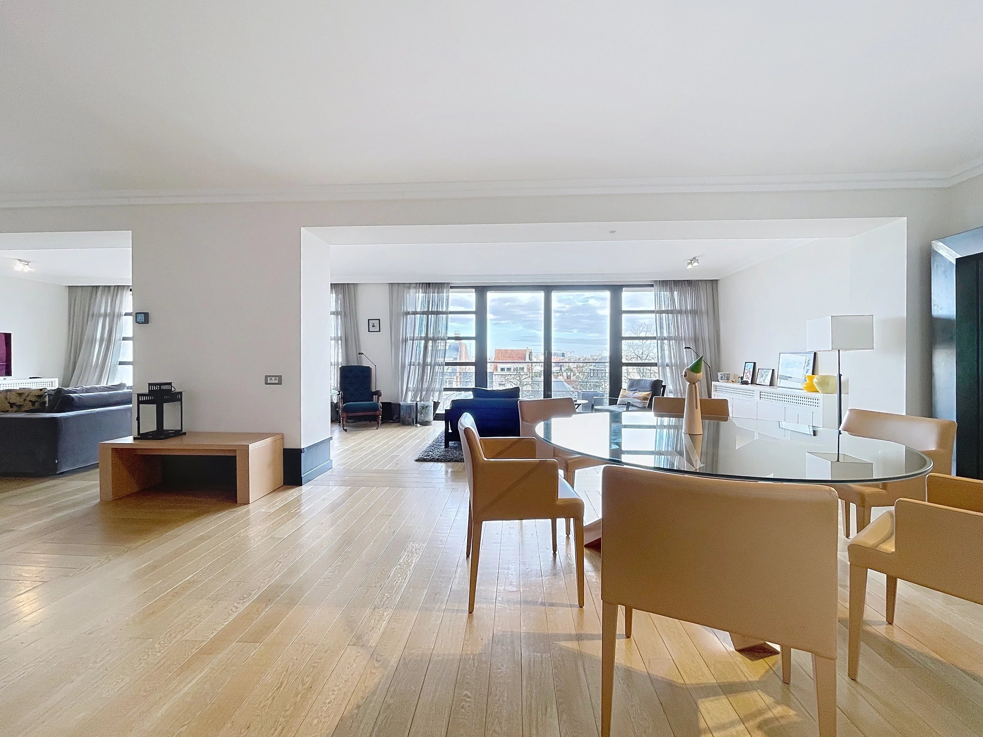 Avenue Louise/ Etangs dIxelles- Appartement de standing - Garage