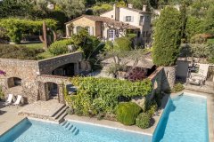 Provençal Stone Mas for Sale in Mouans-Sartoux | Family Estate — photo 2 of 7