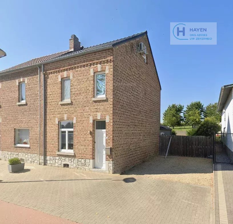 Instapklare halfopen woning met 3 slaapkamers en mooie tuin in Tongeren