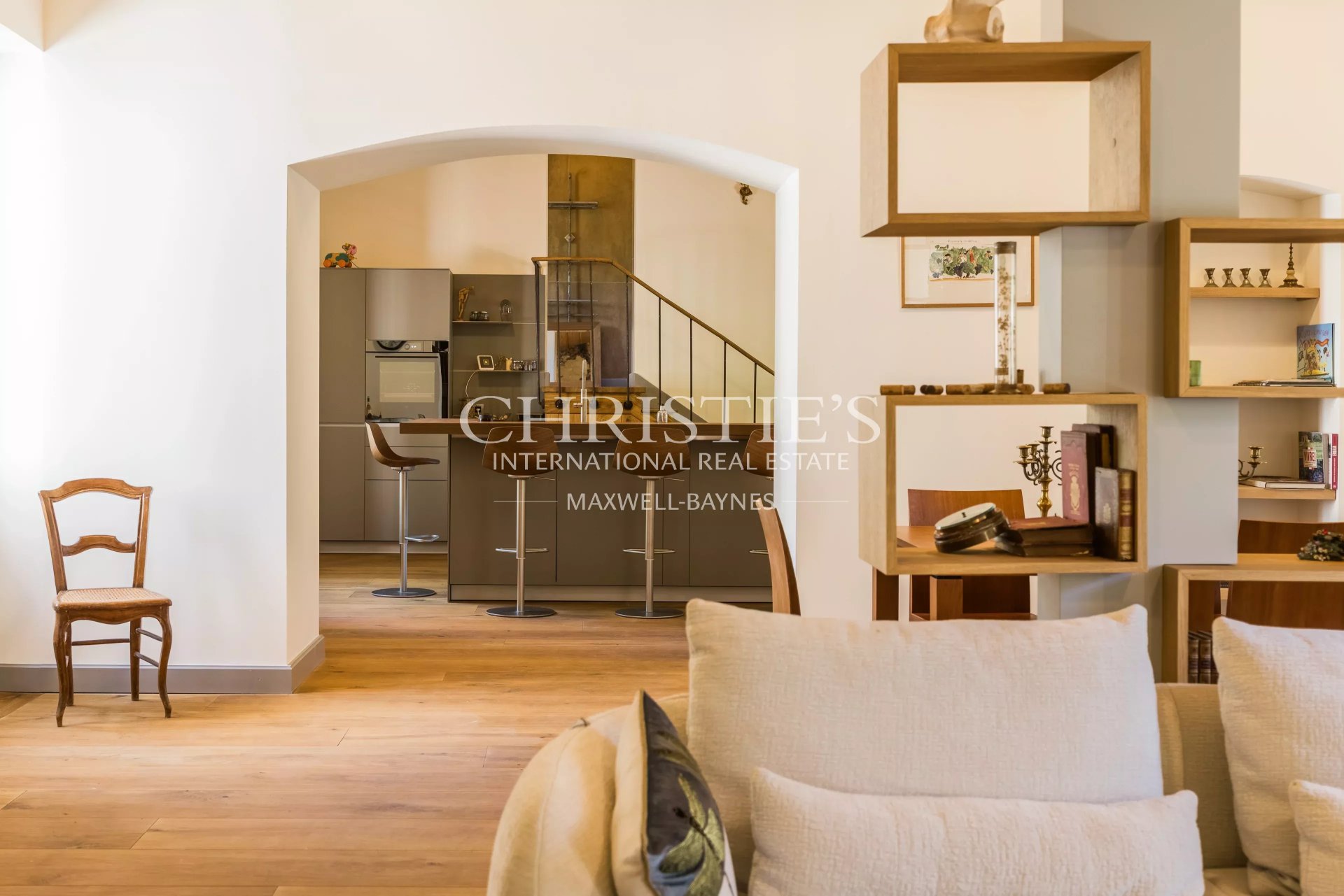 6 Bedroom Villa/Townhouse's Image 13