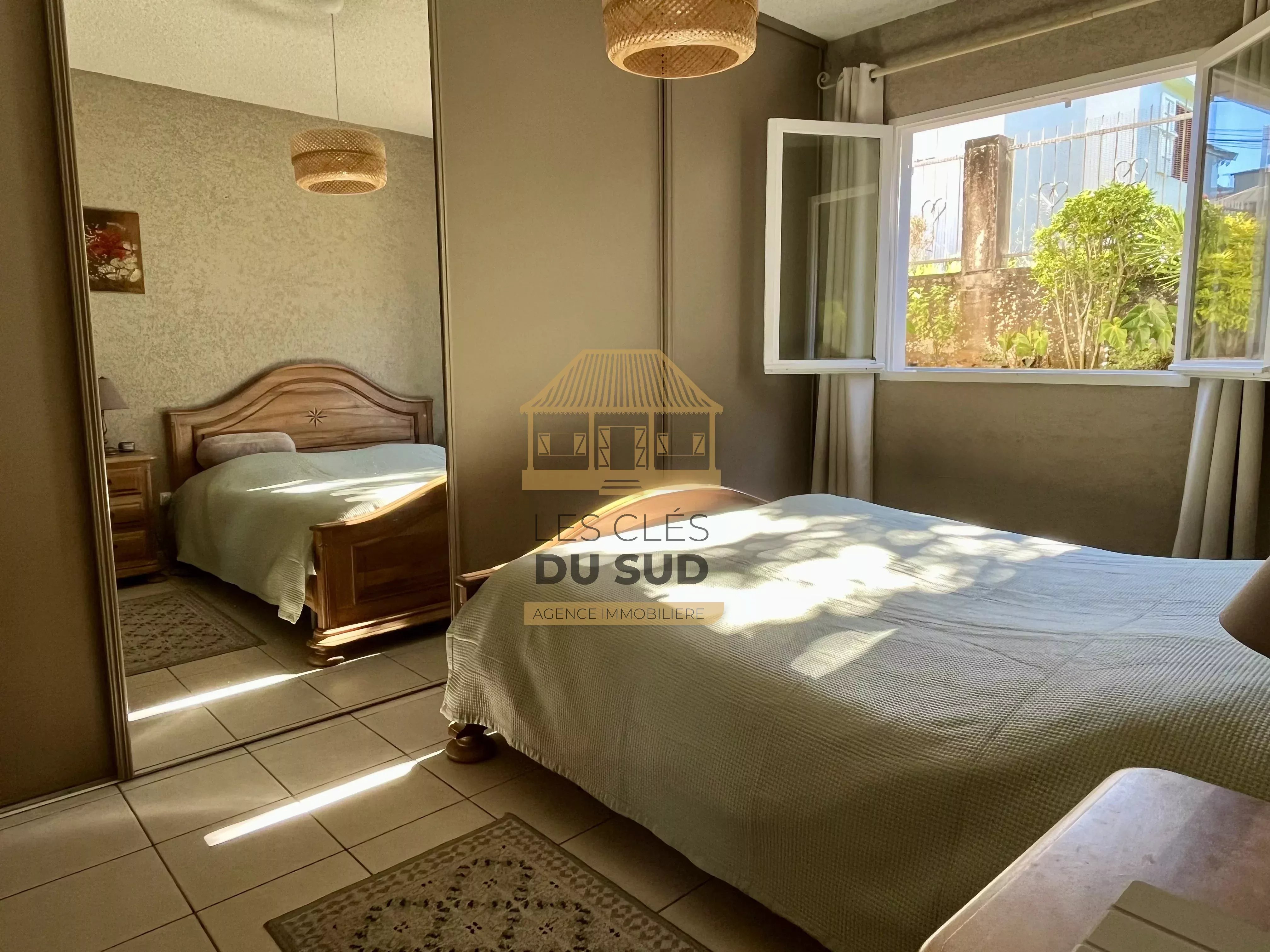 Villa familiale T5/6 spacieuse avec grand jardin plat et vue dégagée au Tampon – Pont d’Yves 97430