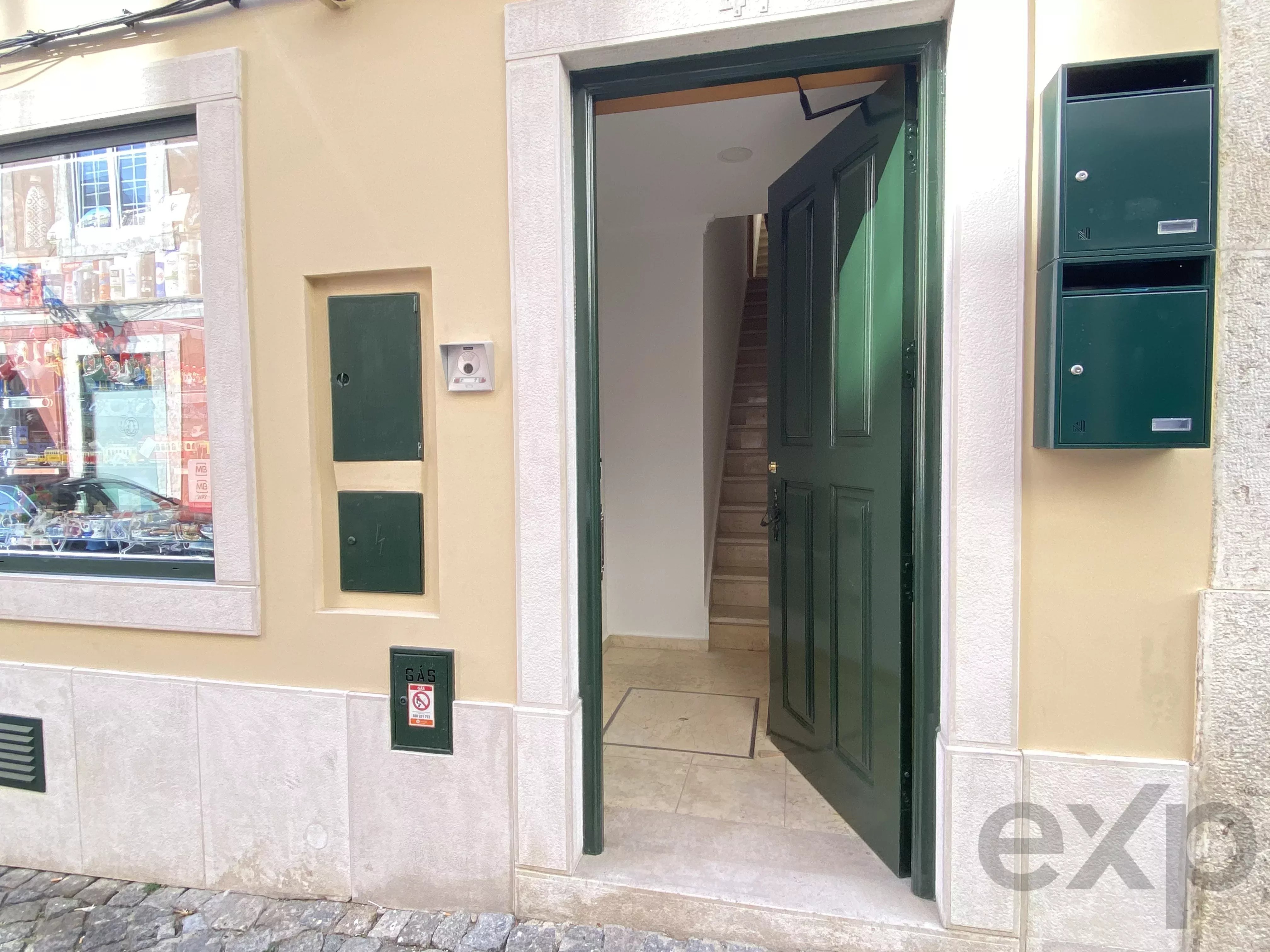 Renovated building - Quiet street in Bairro Alto, Lisbon 87014795 image 3