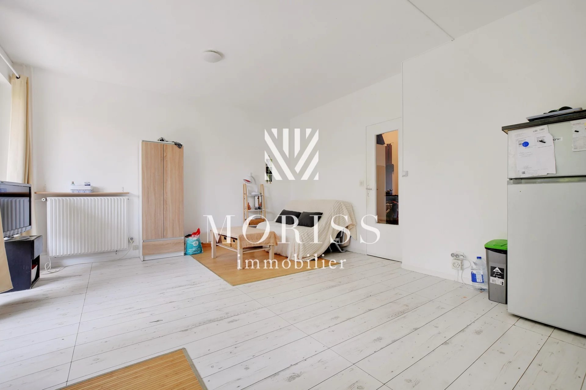 Charmant studio en rez-de-jardin de 32 M2 + 20 M2 de terrasse – - Image Array