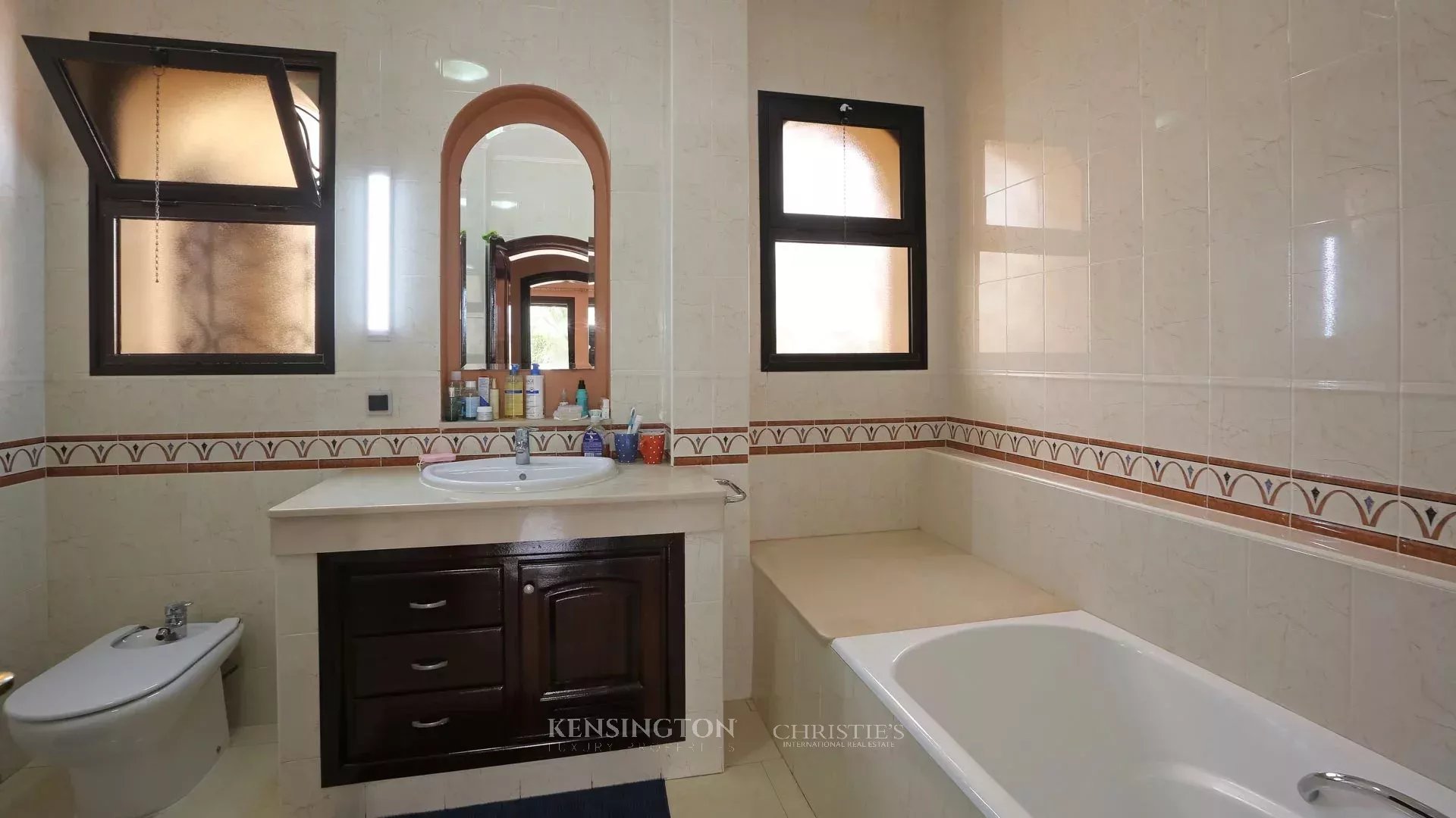 5 Bedroom Villa/Townhouse's Image 32