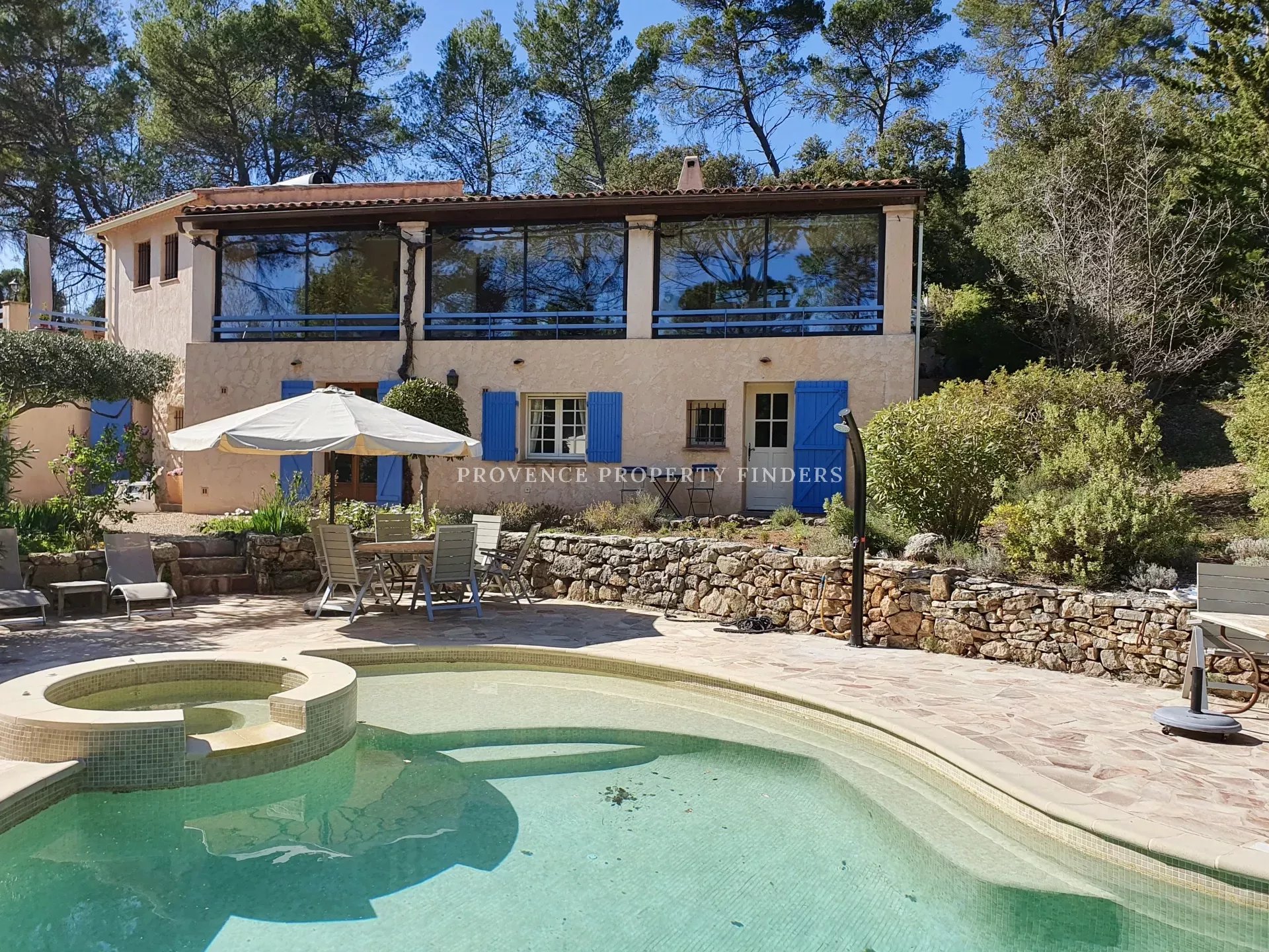 Agence immobilière de 