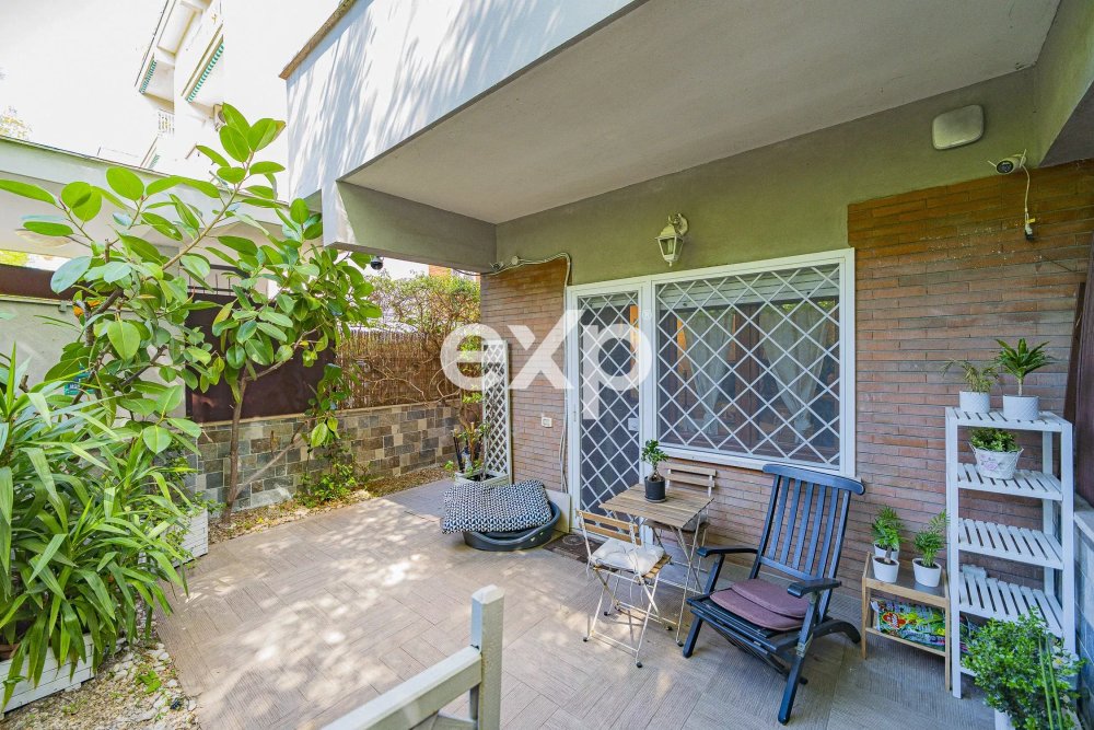 ostia appartamento  indipendente con giardino privato