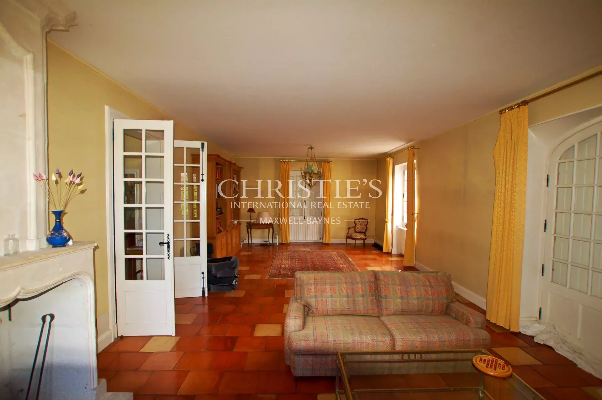 12 Bedroom Vineyard's Image 4