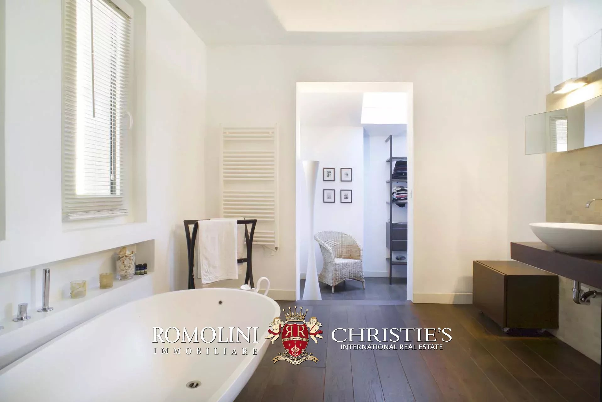 6 Bedroom Villa/Townhouse's Image 53