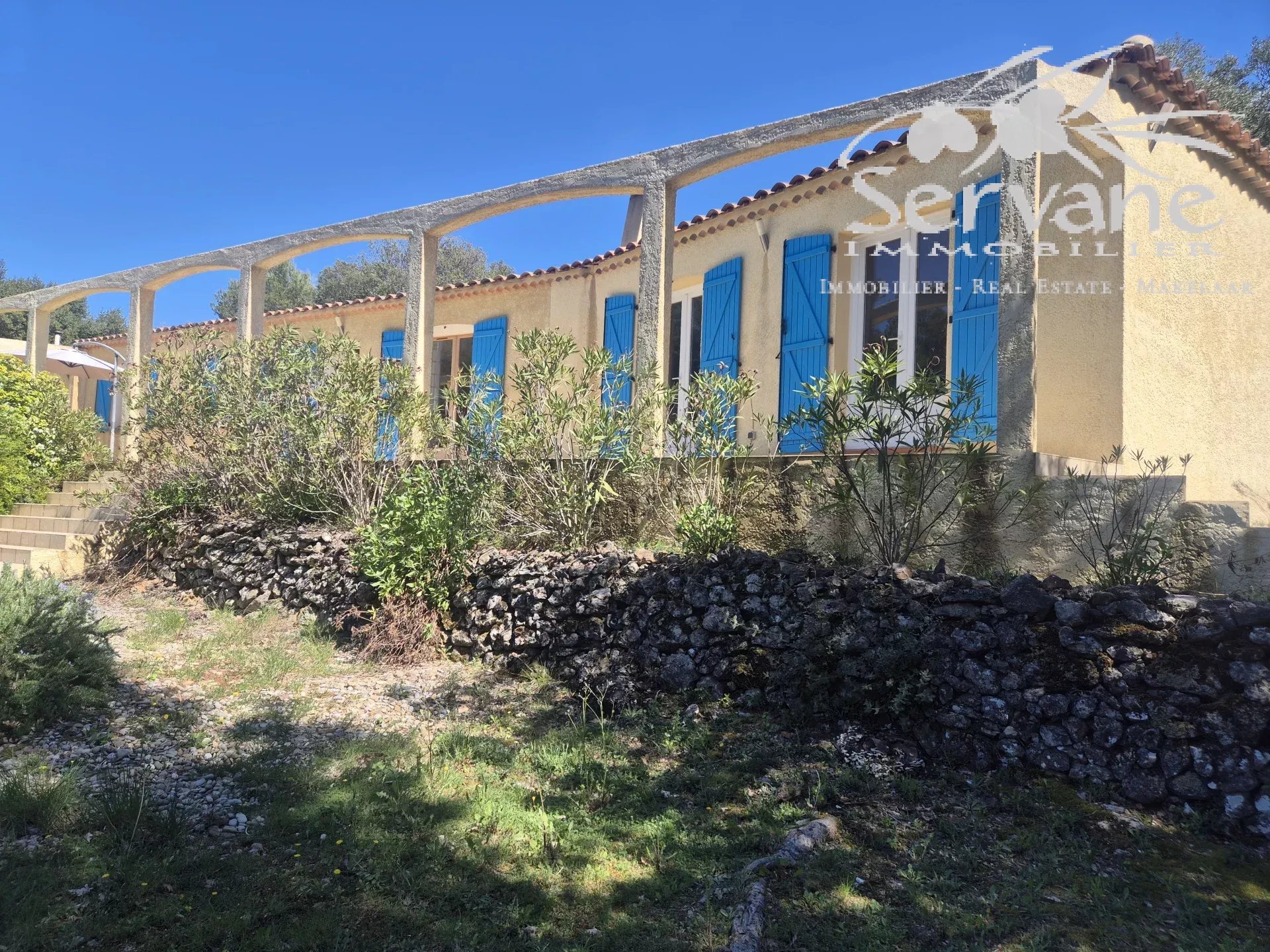 TAVERNES NICE 5 BEDROOMS VILLA IN A PEACEFULL ENVIRONMENT