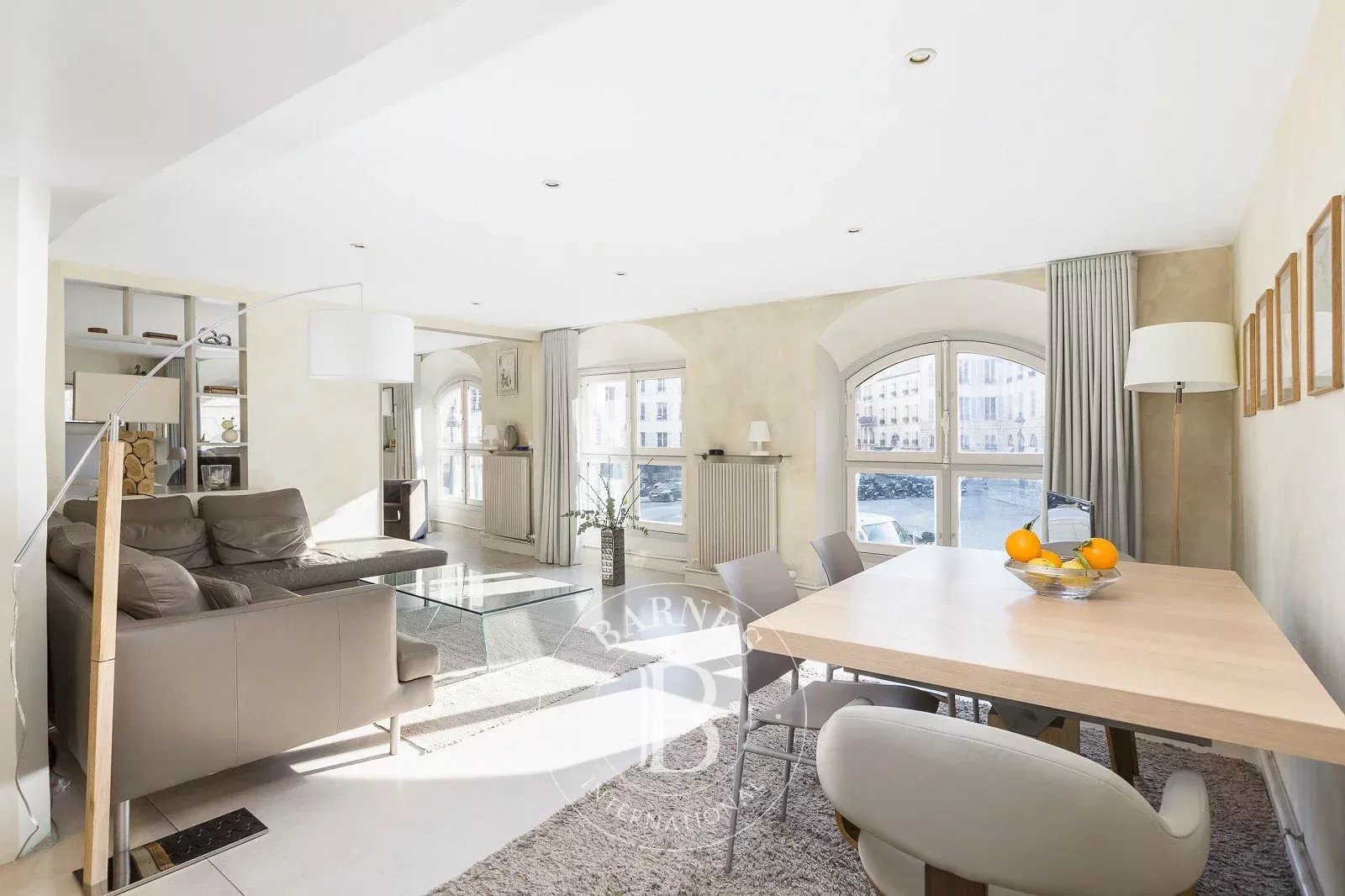 Paris 6 - Théâtre de l'Odéon - spacious renovated two-room apartment - unobstructed views - ideal pied-a-terre - picture 4
