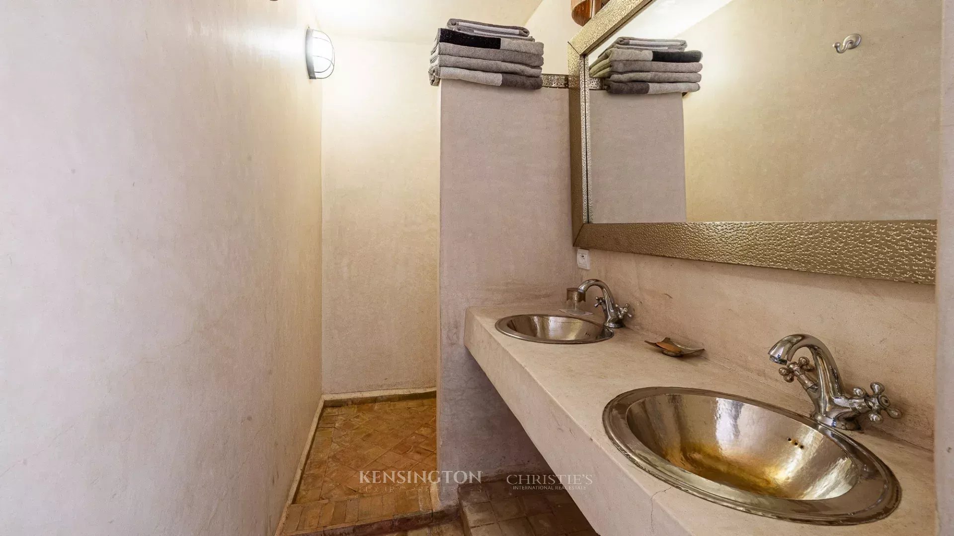 6 Bedroom Villa/Townhouse's Image 27