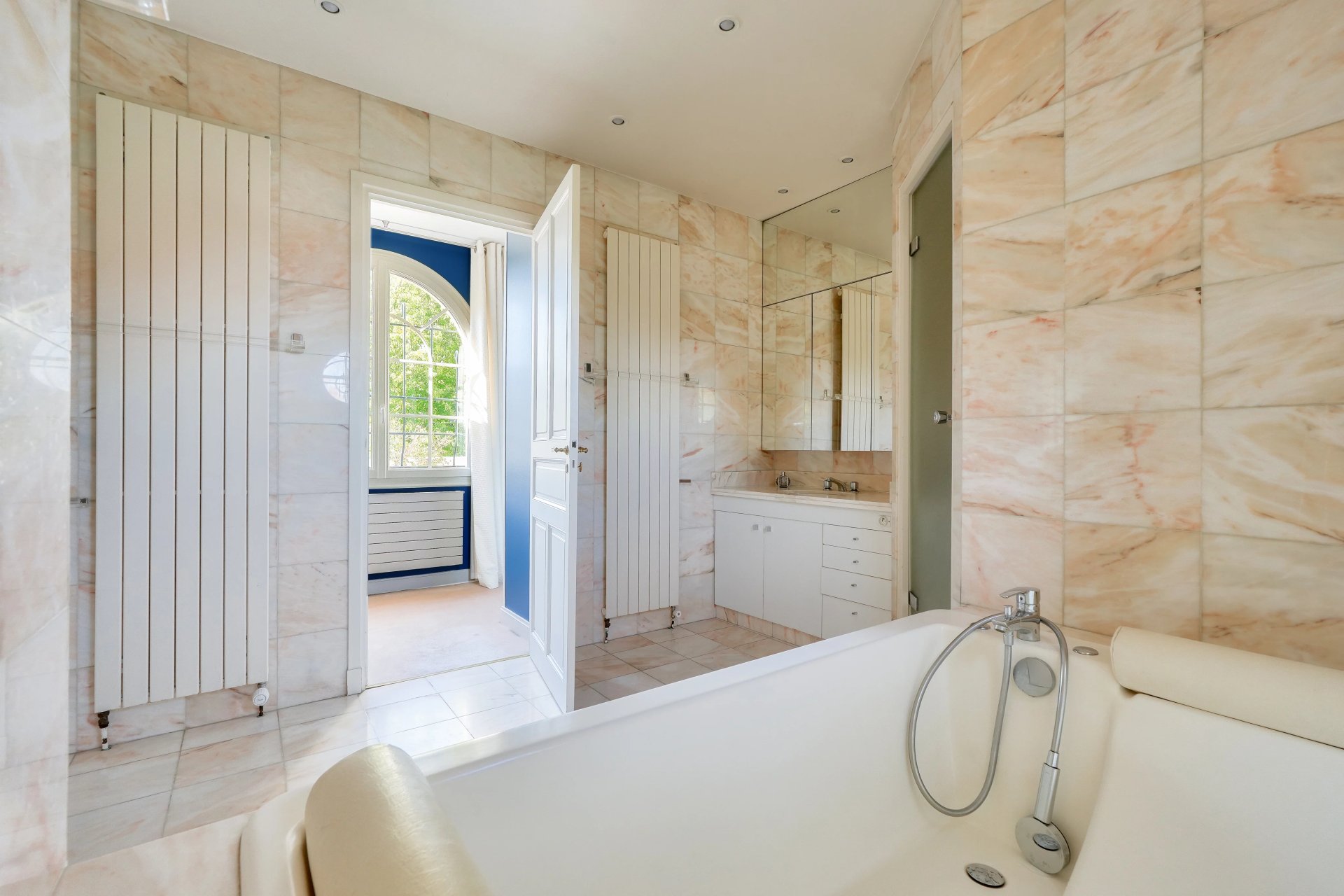5 Bedroom Villa/Townhouse's Image 24