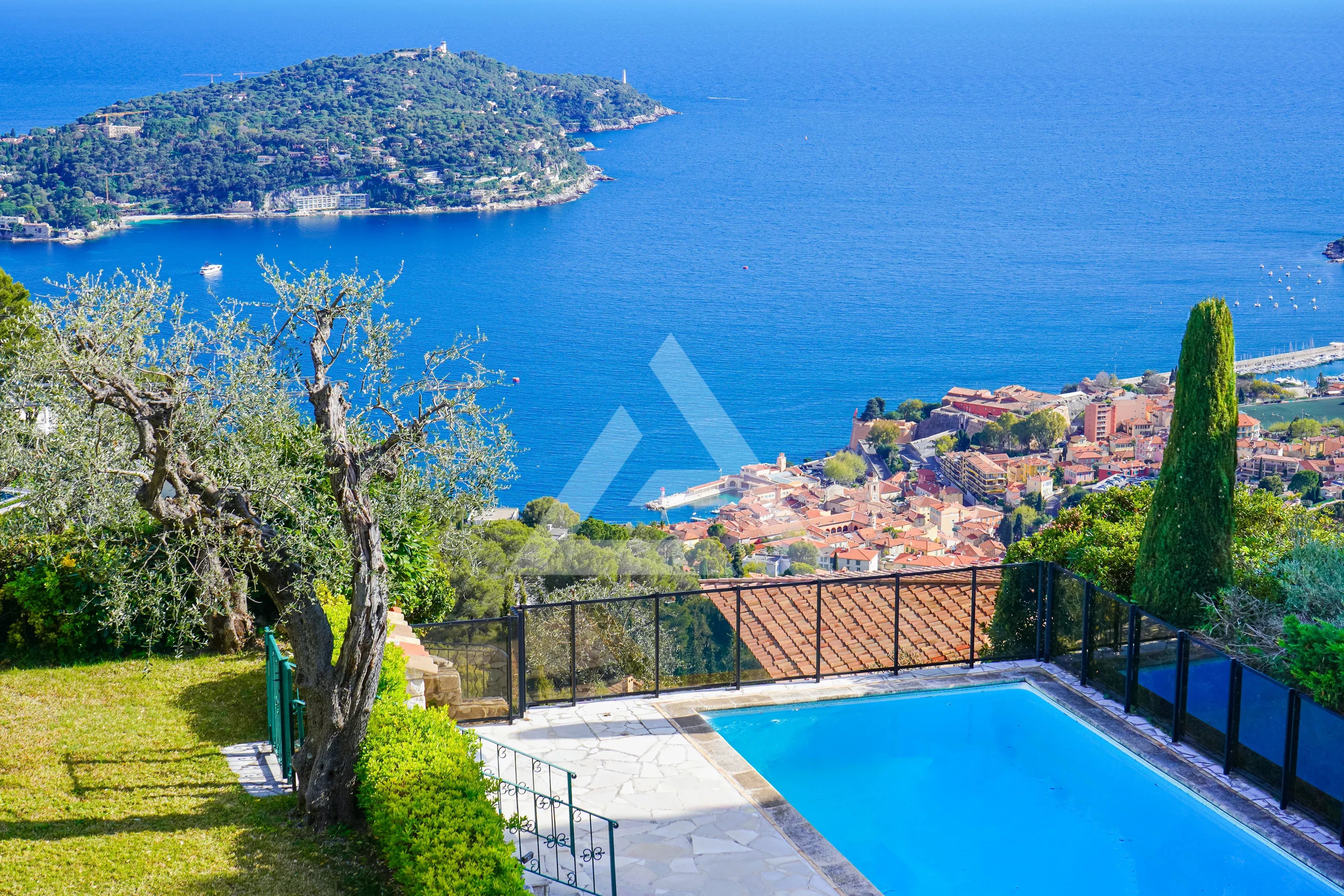 VILLA  DOMAINE CASTELLET - VILLEFRANCHE-SUR-MER - PANORAMIC SEA VIEW