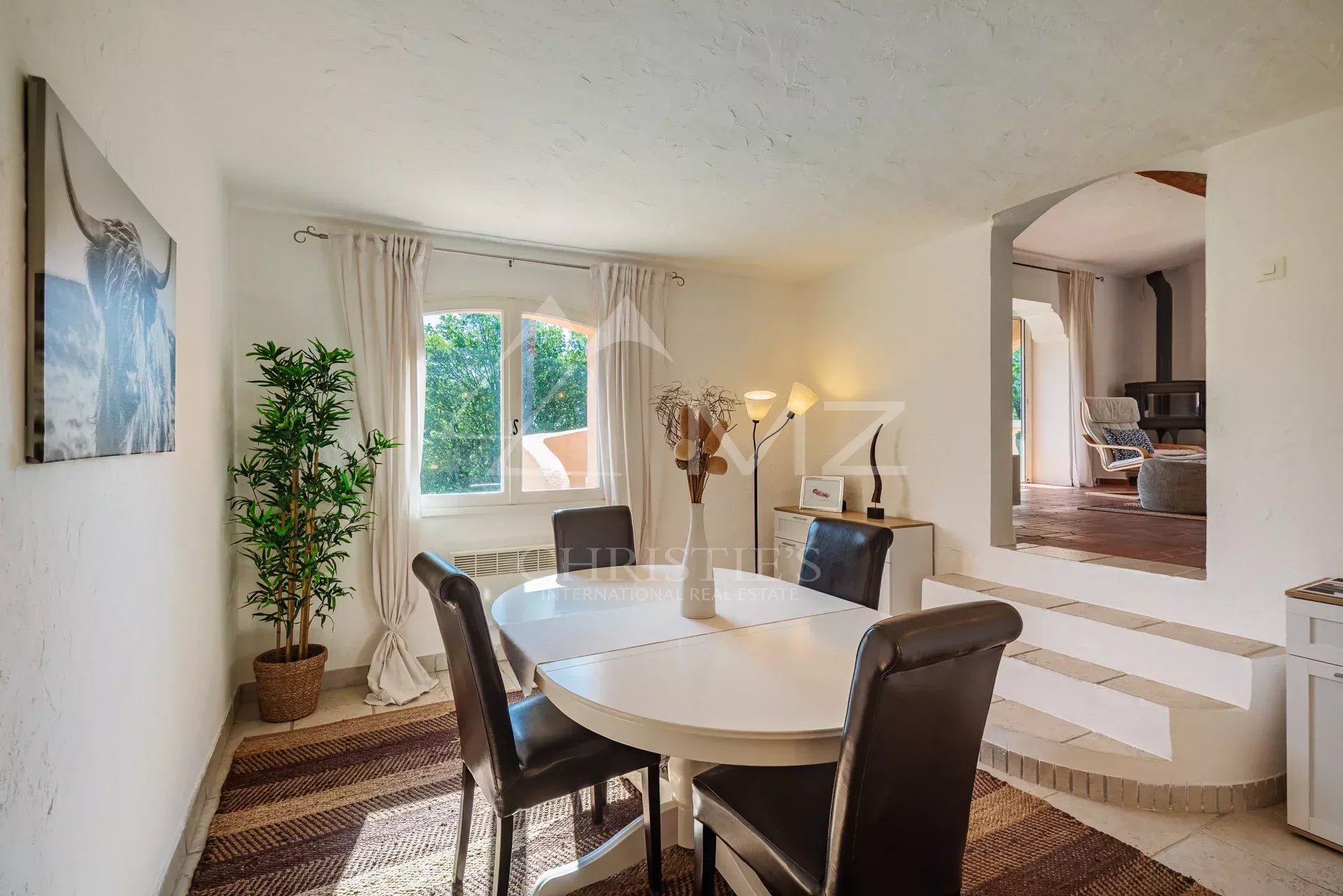 5 Bedroom Villa/Townhouse's Image 4