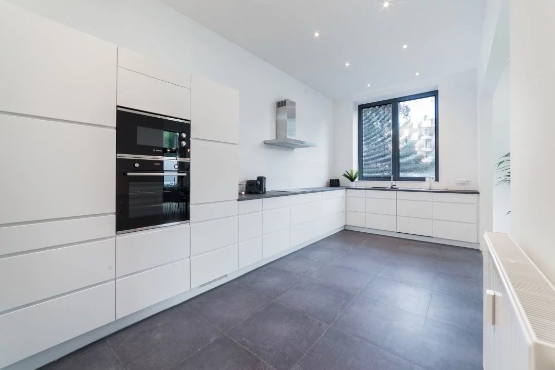 Stéphanie/Chatelain - 3 chambres meublé