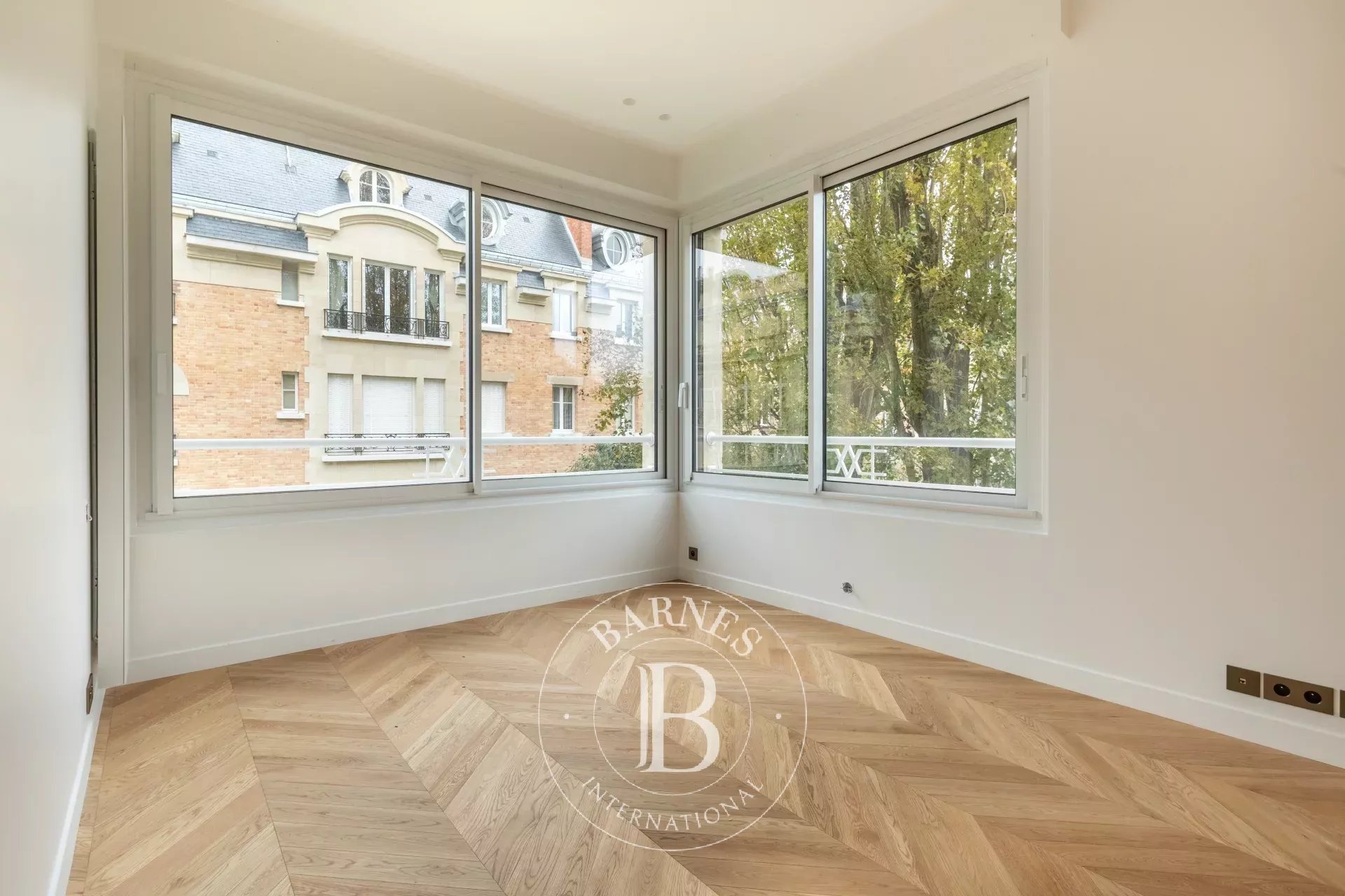 Paris  - Apartment 4 Bedrooms - picture 10