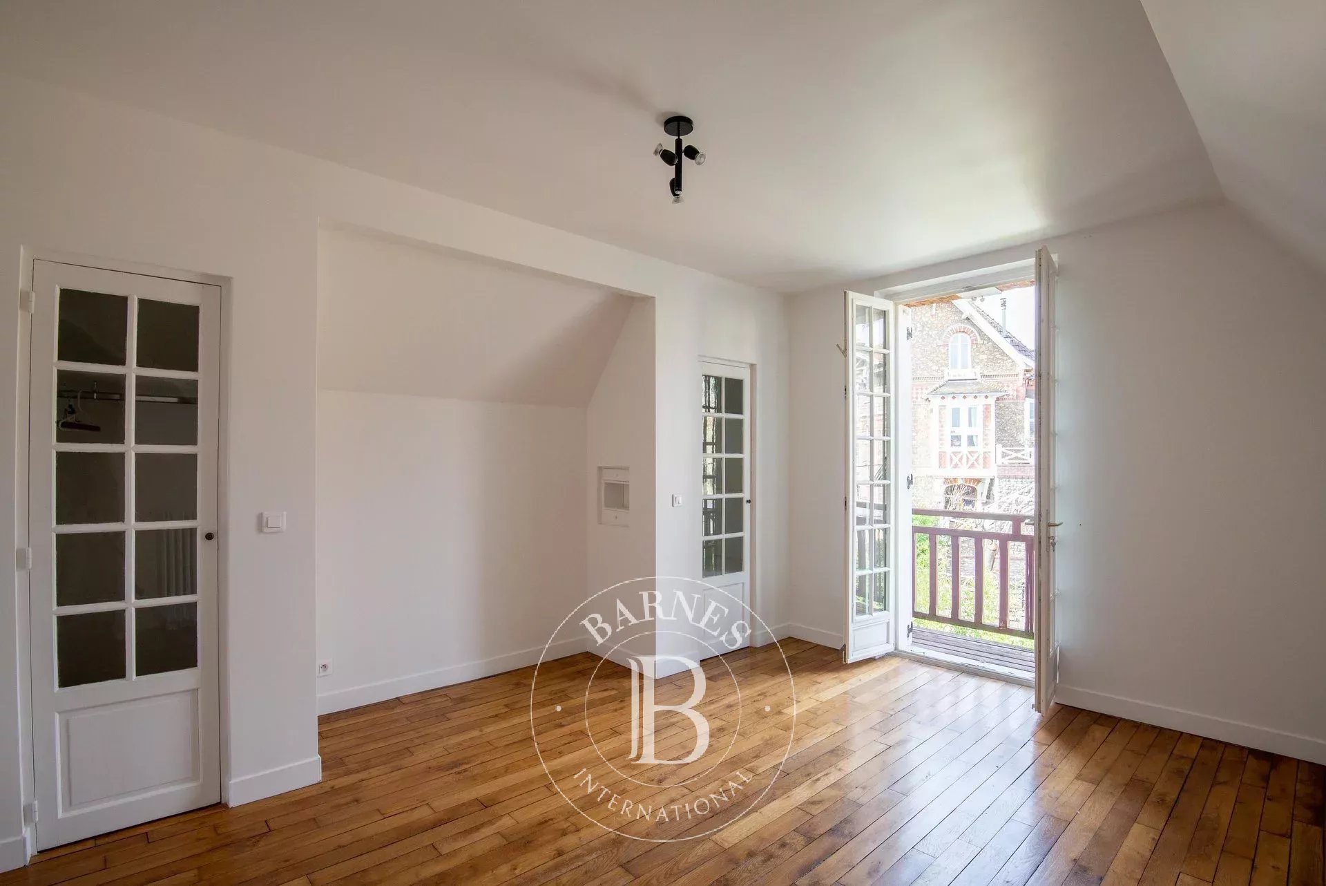 Ev Meudon - picture 11