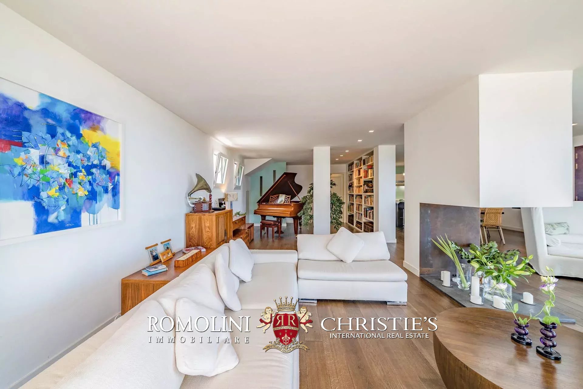 6 Bedroom Villa/Townhouse's Image 33