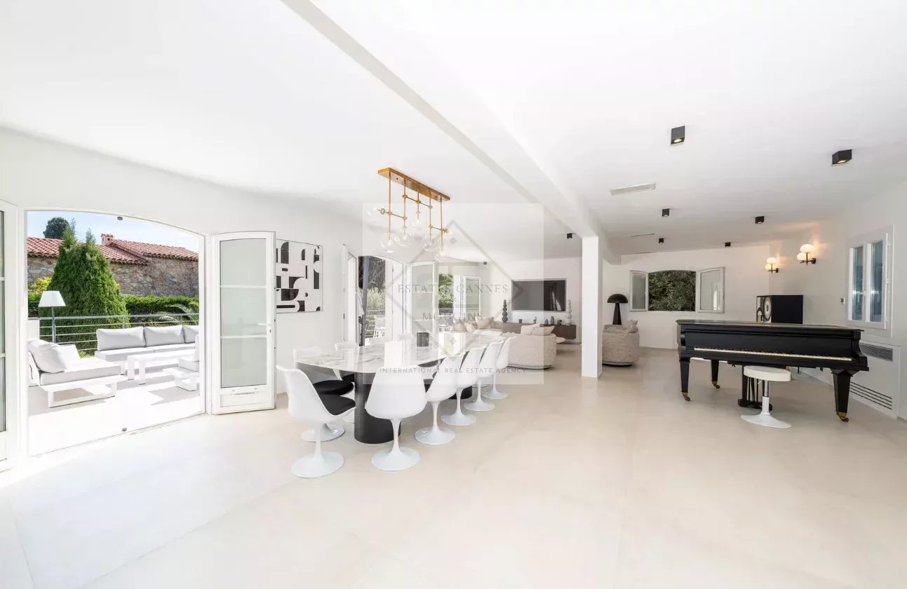 Luxury villa — photo 2