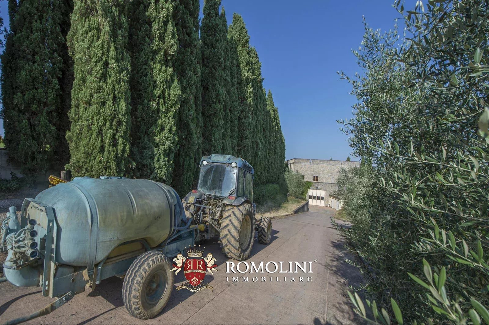 20 Bedroom Vineyard's Image 26