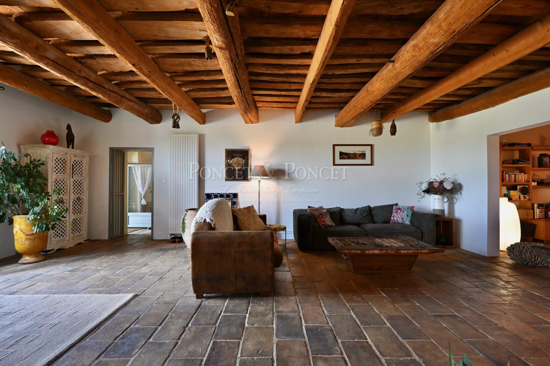 12 Bedroom Villa/Townhouse's Image 19