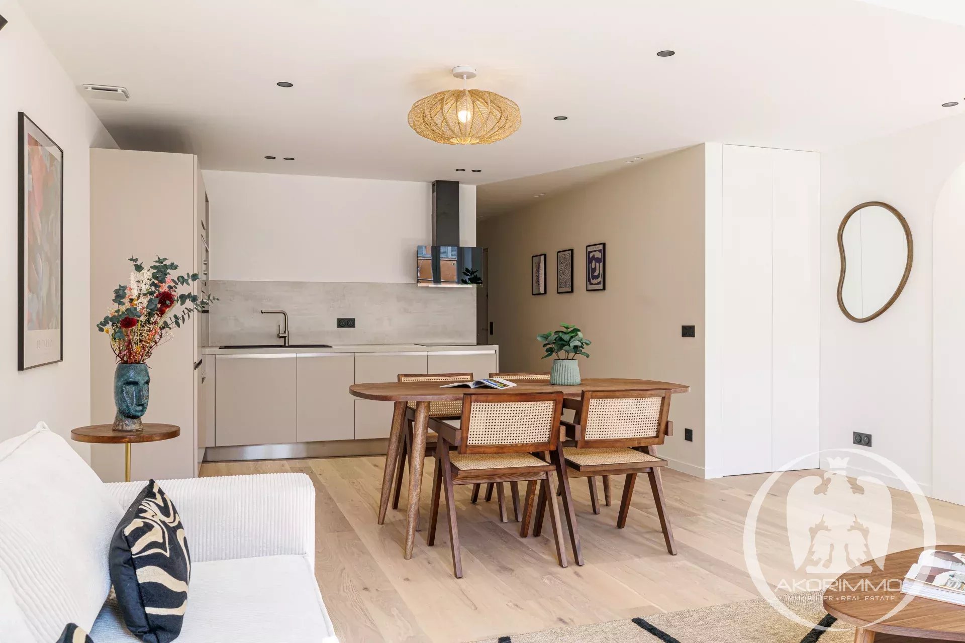 PLACE DU PIN - 3 ROOMS - RENOVATED