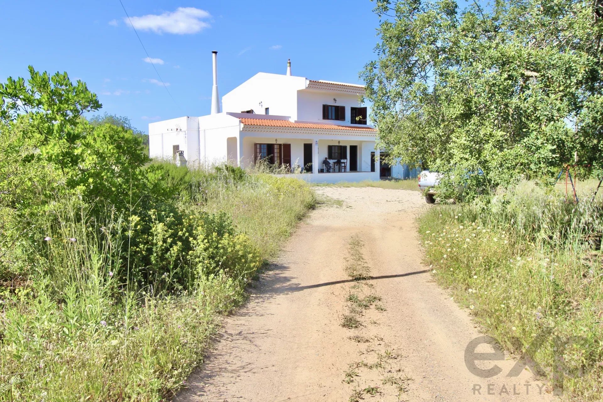 Charming Algarve Countryside Retreat Awaits You!