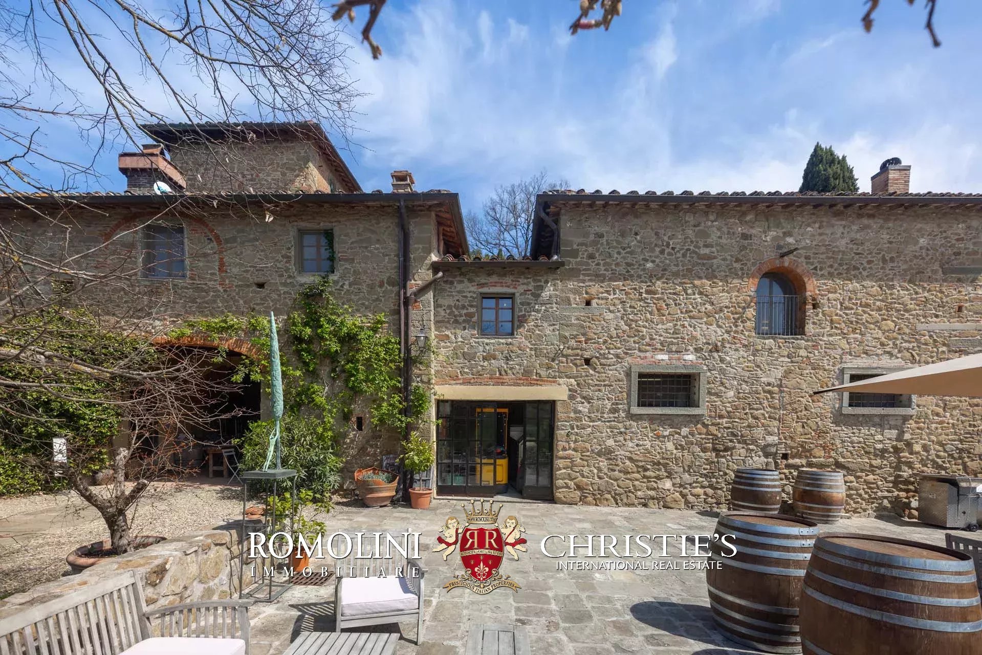 5 Bedroom Vineyard's Image 22