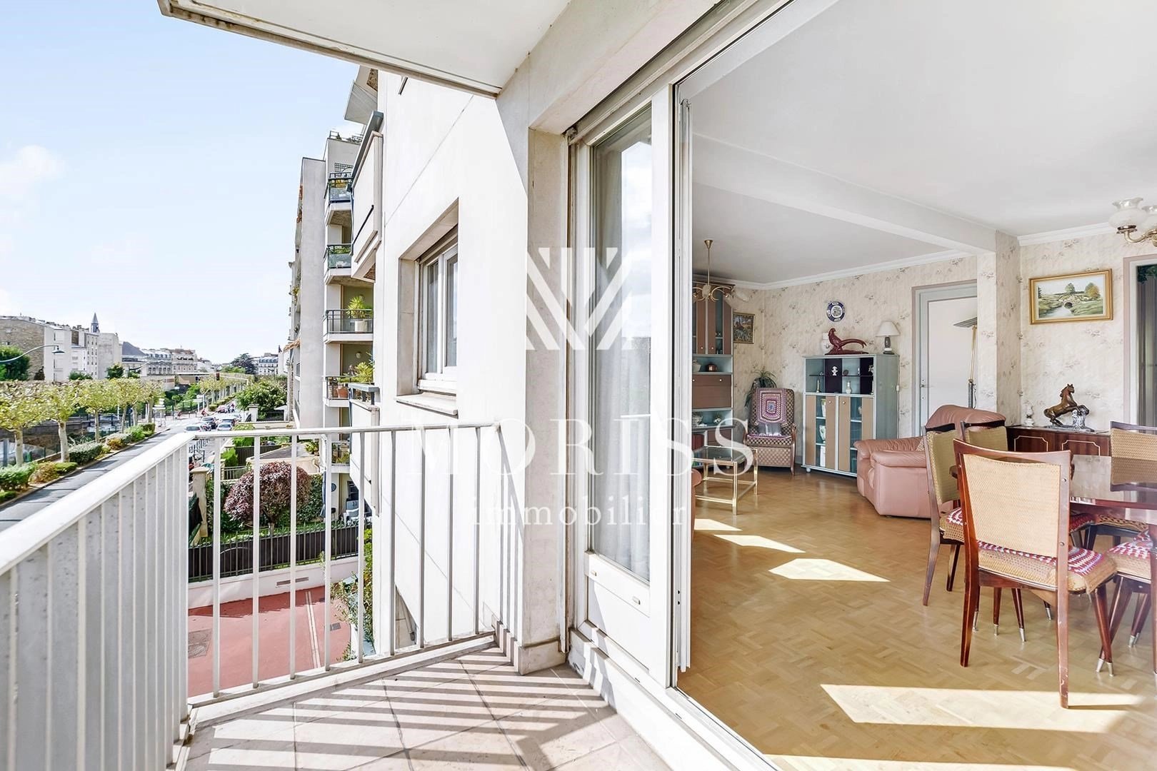 Appartement 4 pièces au pied du métro avec balcons - Image Array