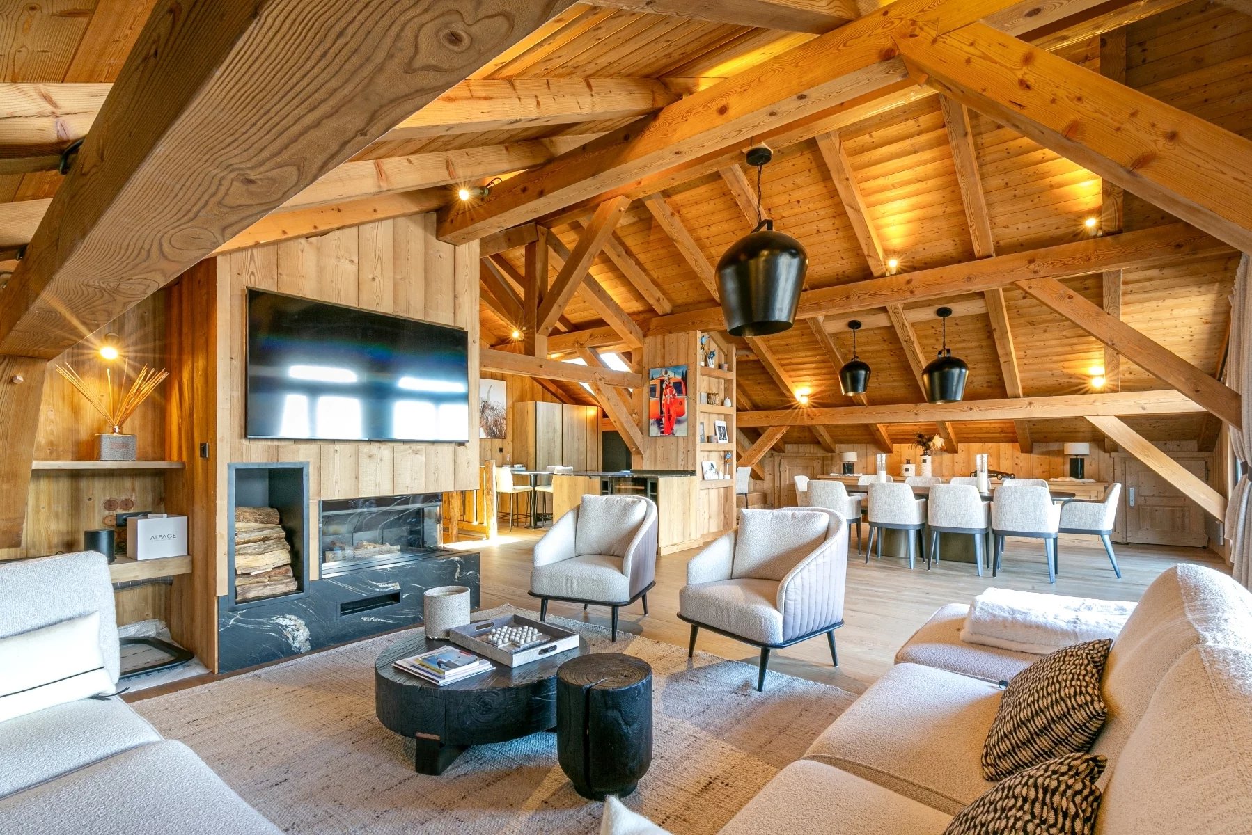 Photo of MEGEVE – Fully-renovated 5-bedroom duplex apartment in Mont d’Arbois