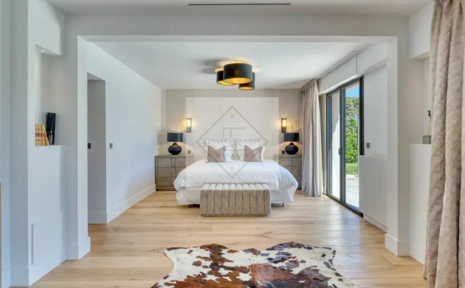 LOCATION À L’ANNÉE | VILLA D’EXCEPTION AVEC VUE MER & TENNIS PRIVÉ — photo 19