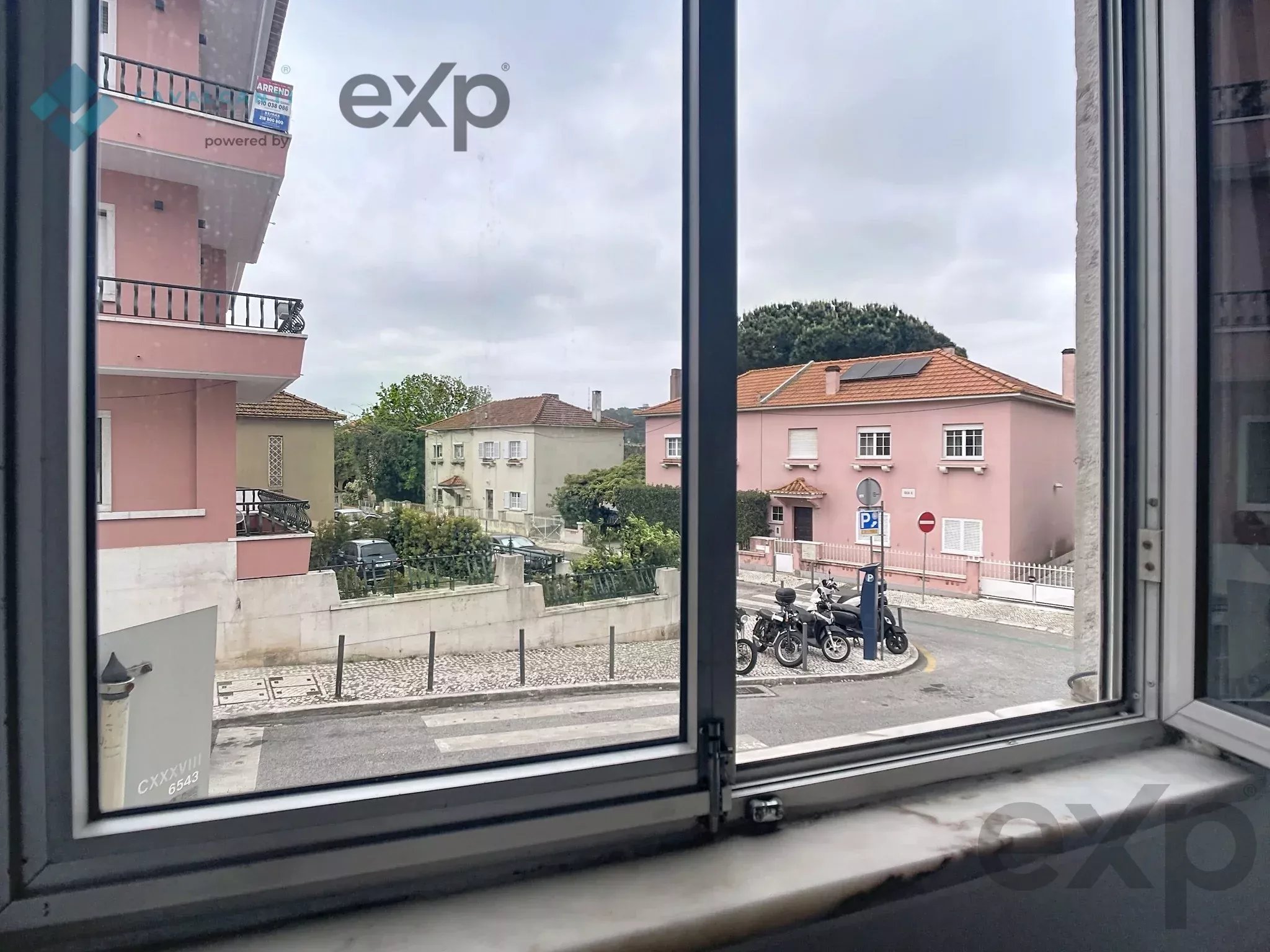 T1 + 1 in Campolide, Lisbon charm and quality of life near the Amoreiras 86914849 image 8