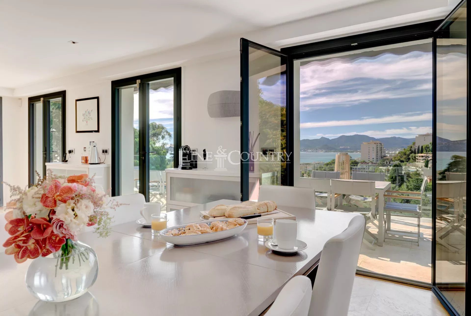 Photo of Villa for sale Cannes with sea view