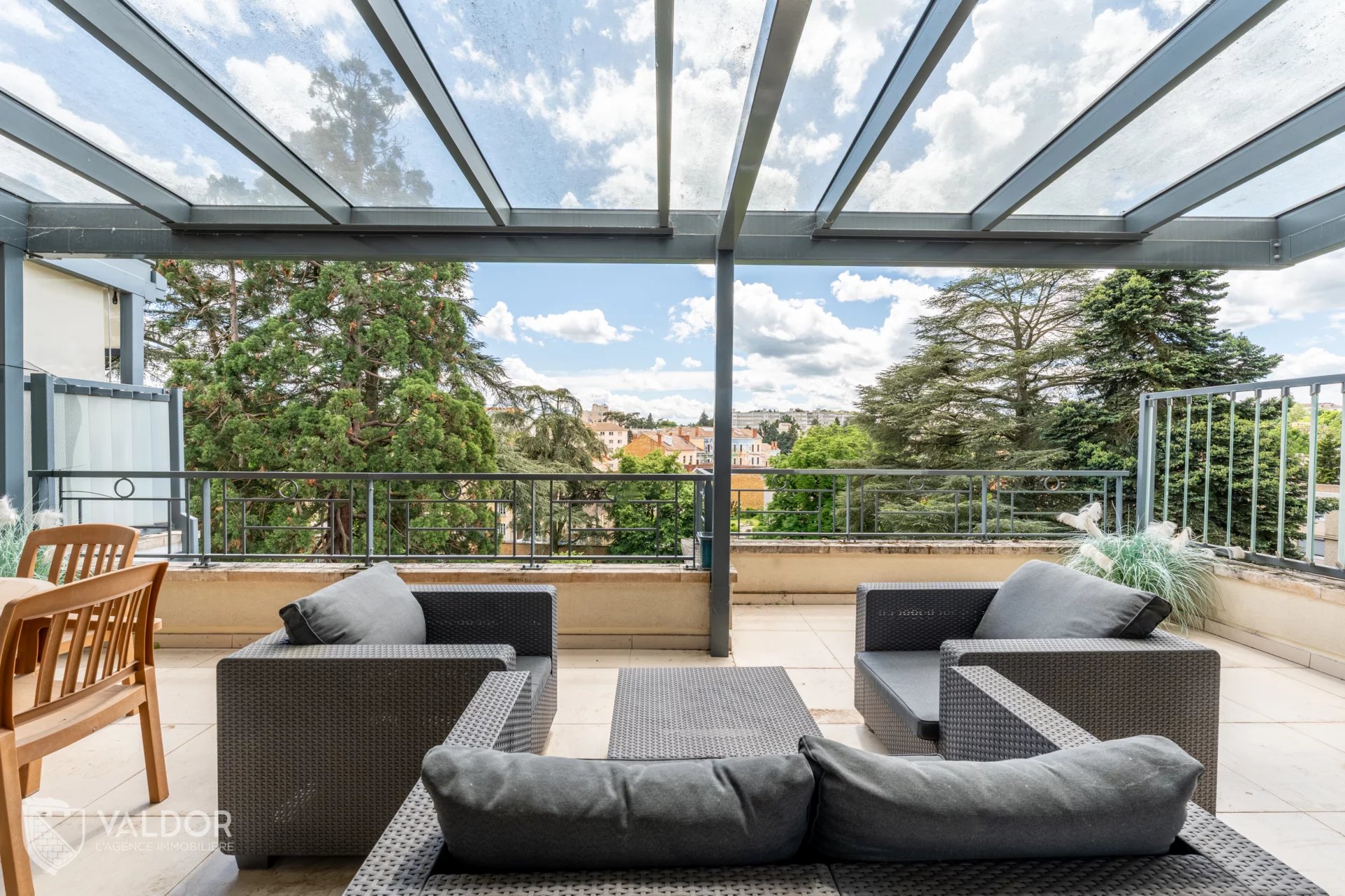 L'ATRIUM T4 106M2 DERNIER ÉTAGE