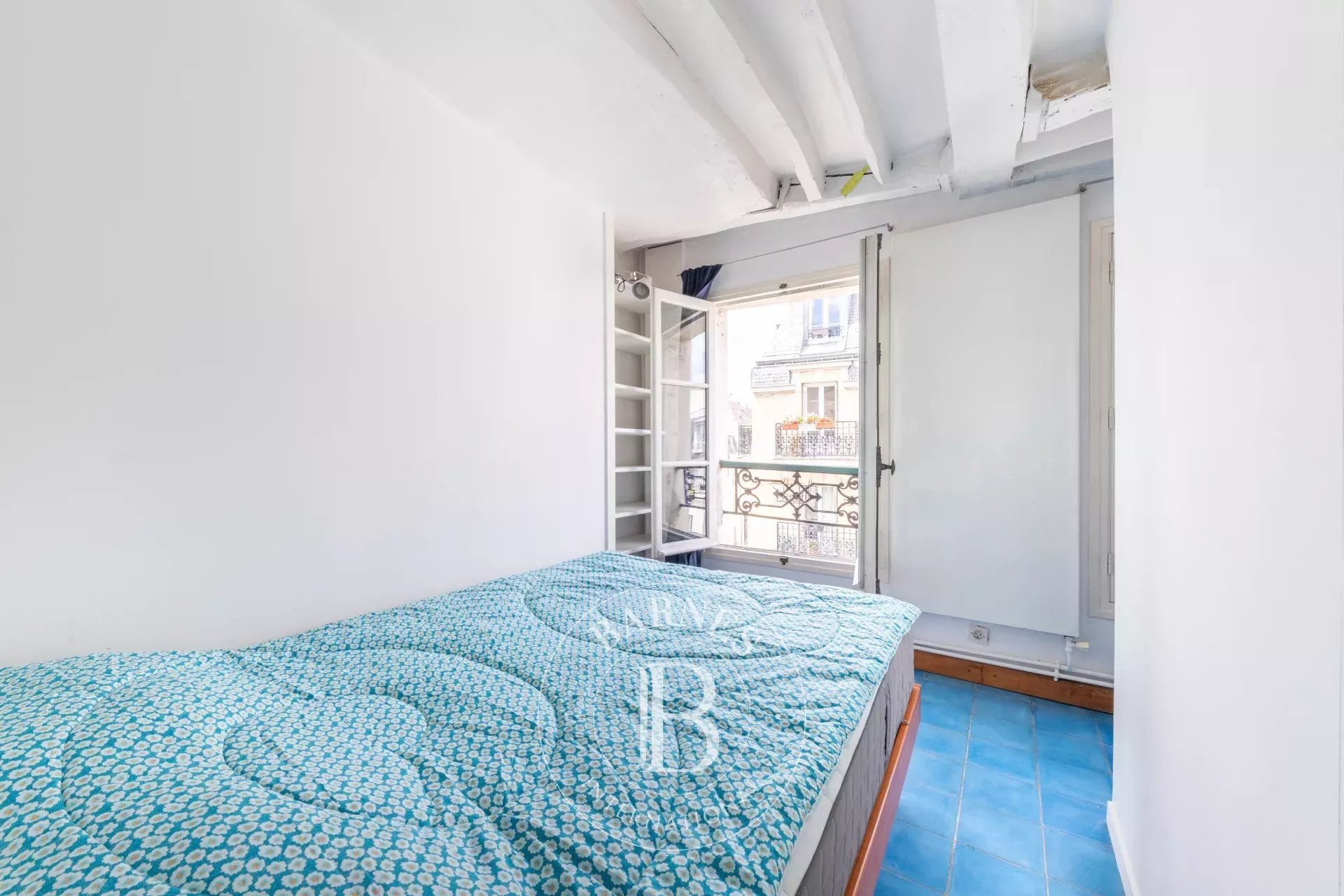 Daire Paris 4ème - picture 9