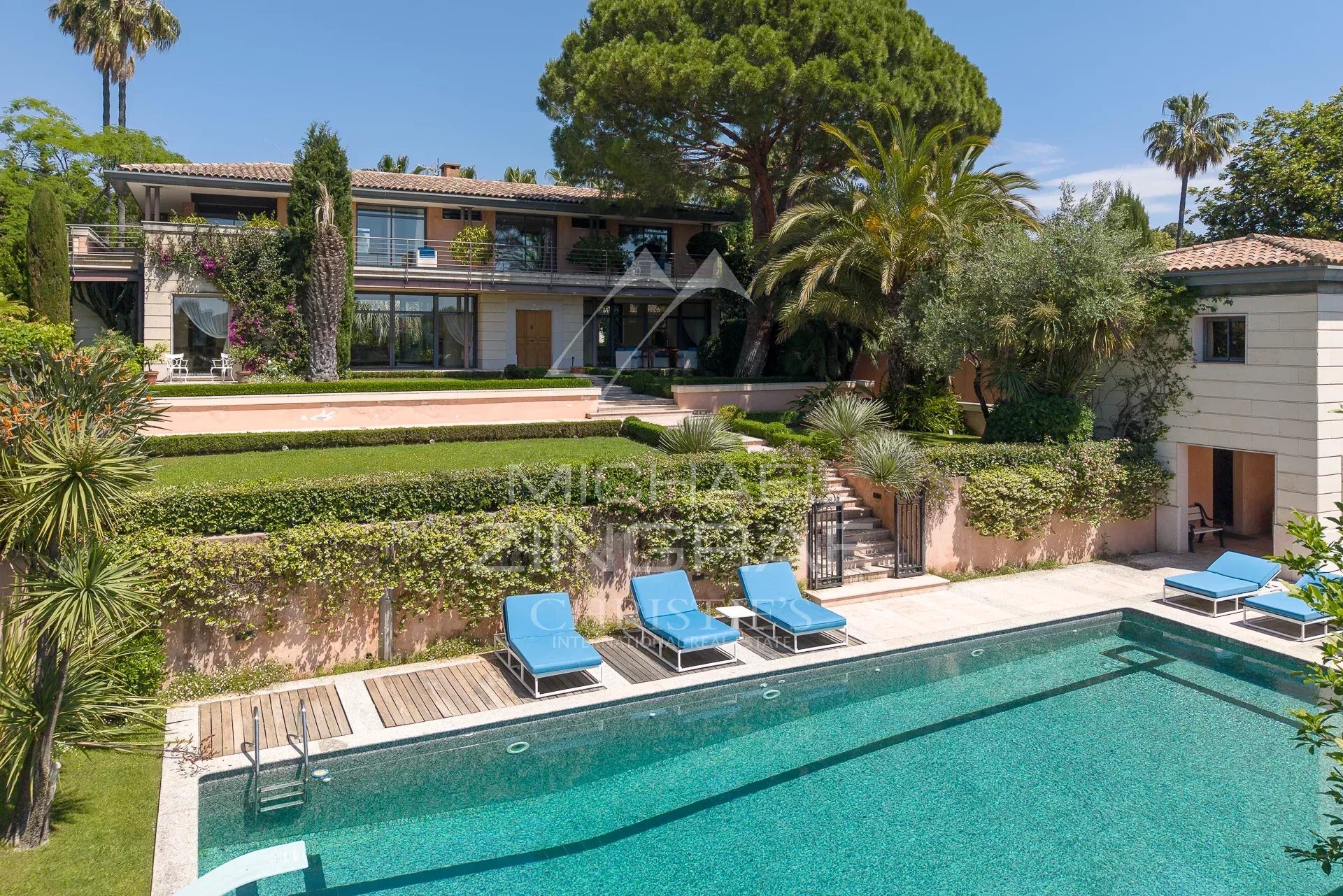5 Bedroom Villa/Townhouse's Image 9