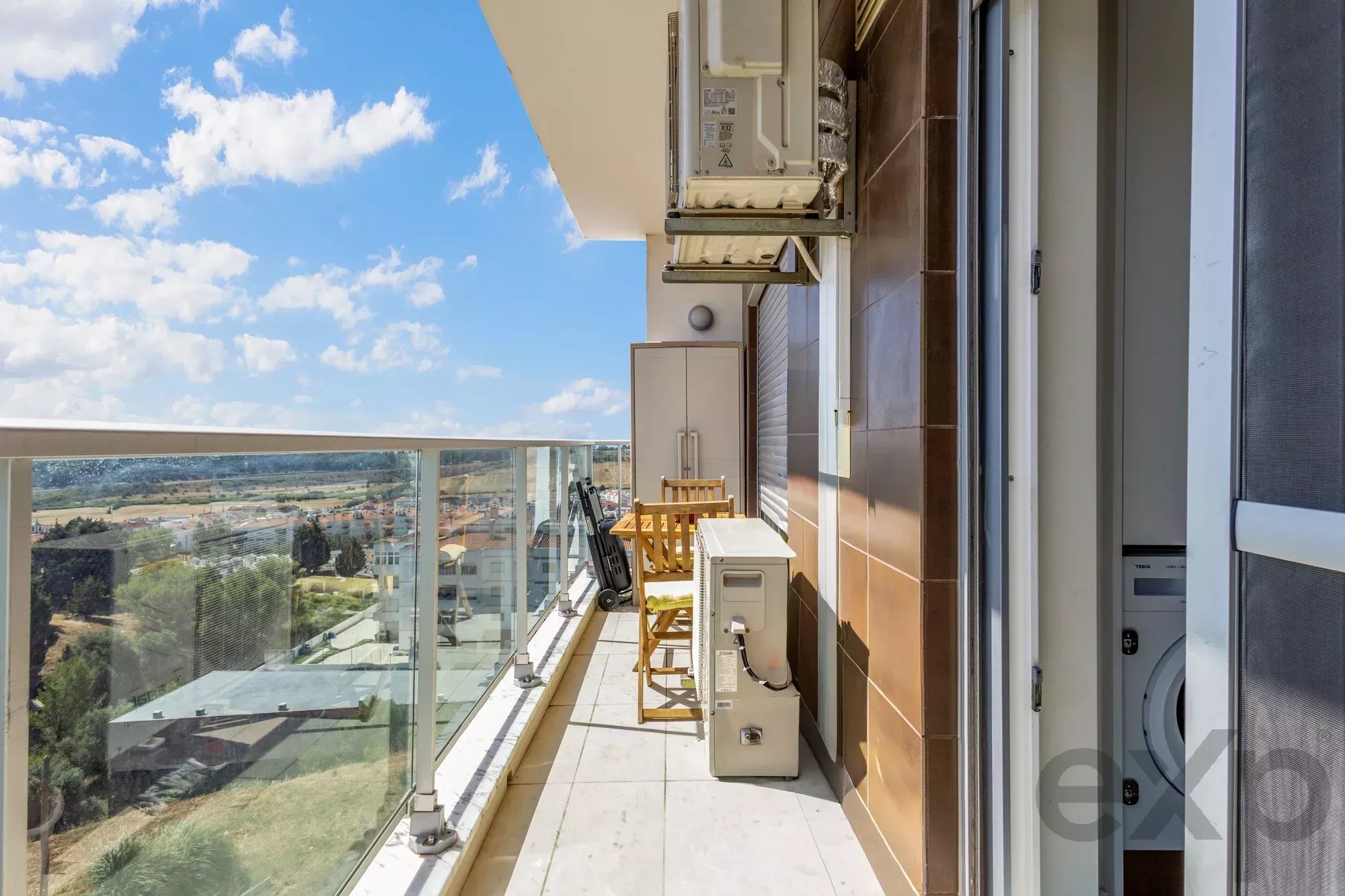 Amazing Two‑Bedroom Apartment with River View and Garage 87152839 image 14