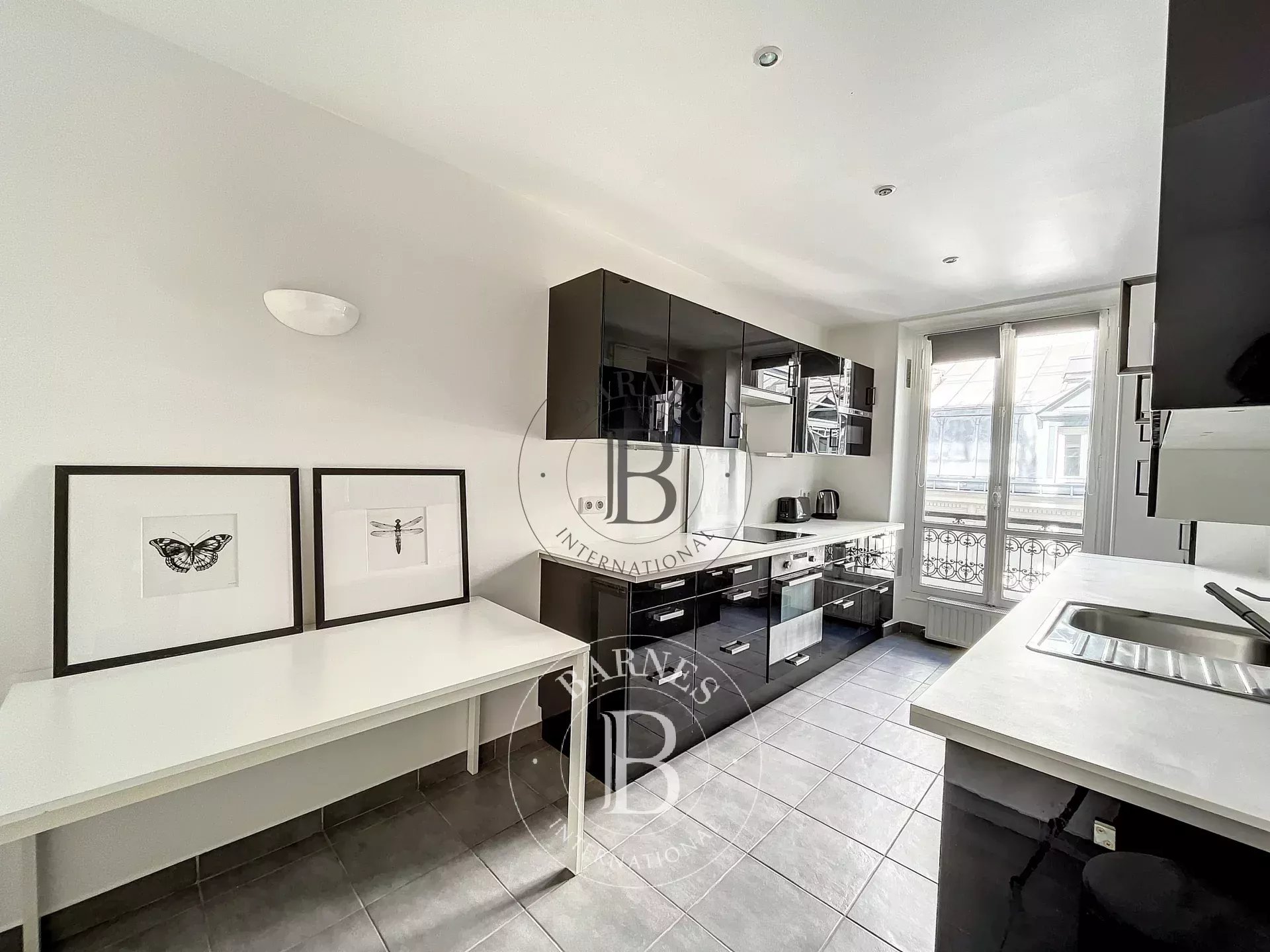 Daire Paris 8ème - picture 6