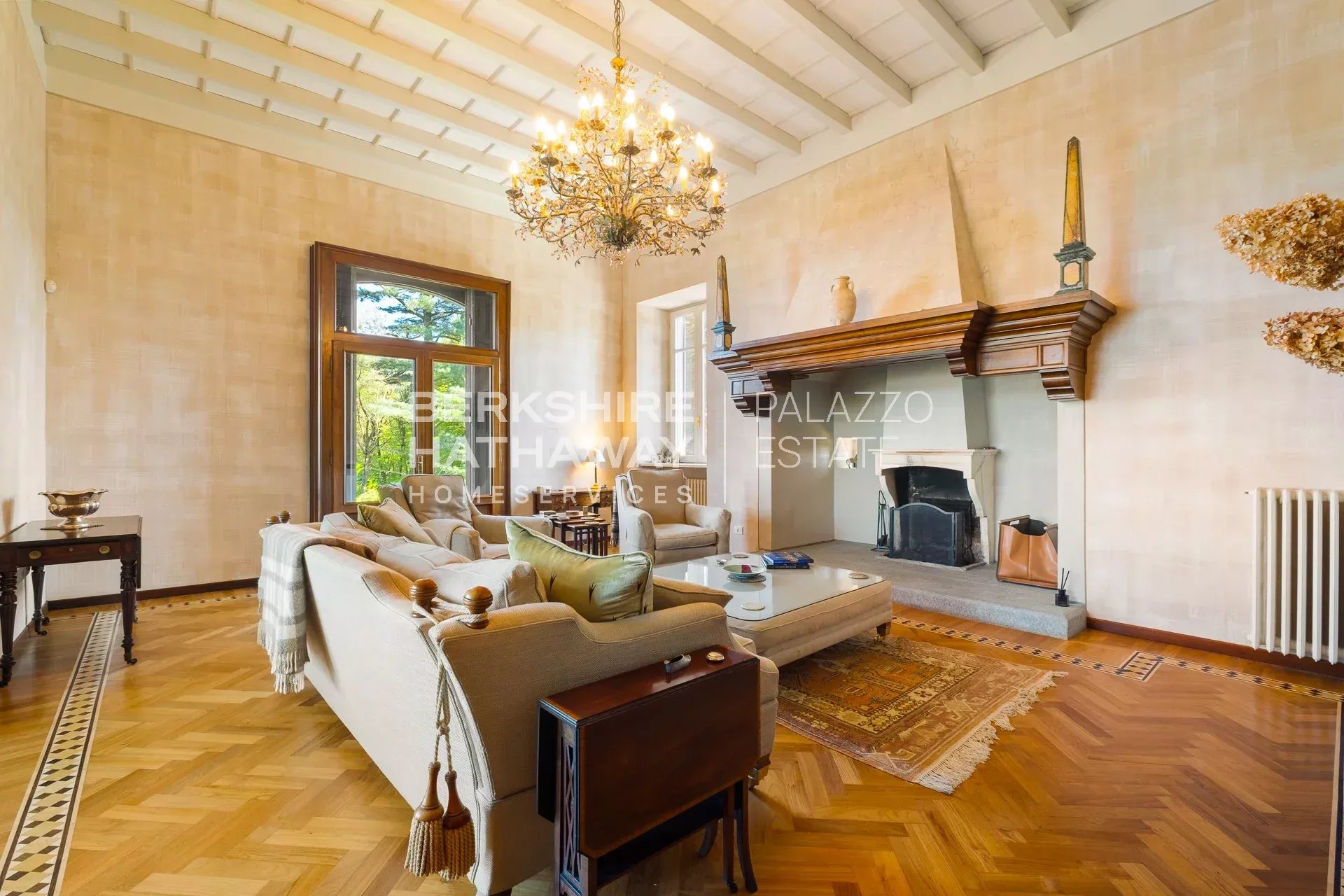 Historic Panoramic Villa with Botanical Park and Lake View