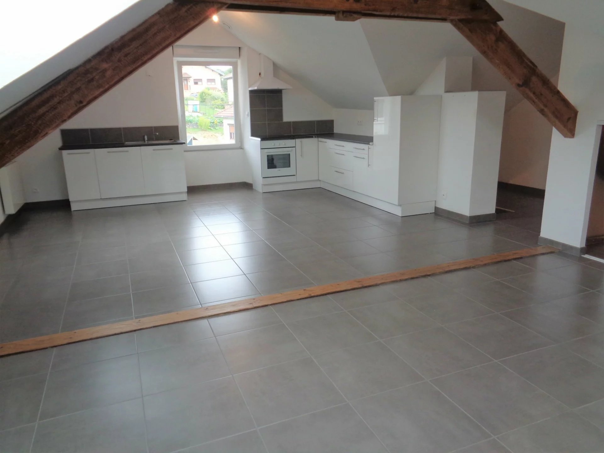 Magnifique T3 duplex de 50 m2 (habitables) état NEUF avec cu