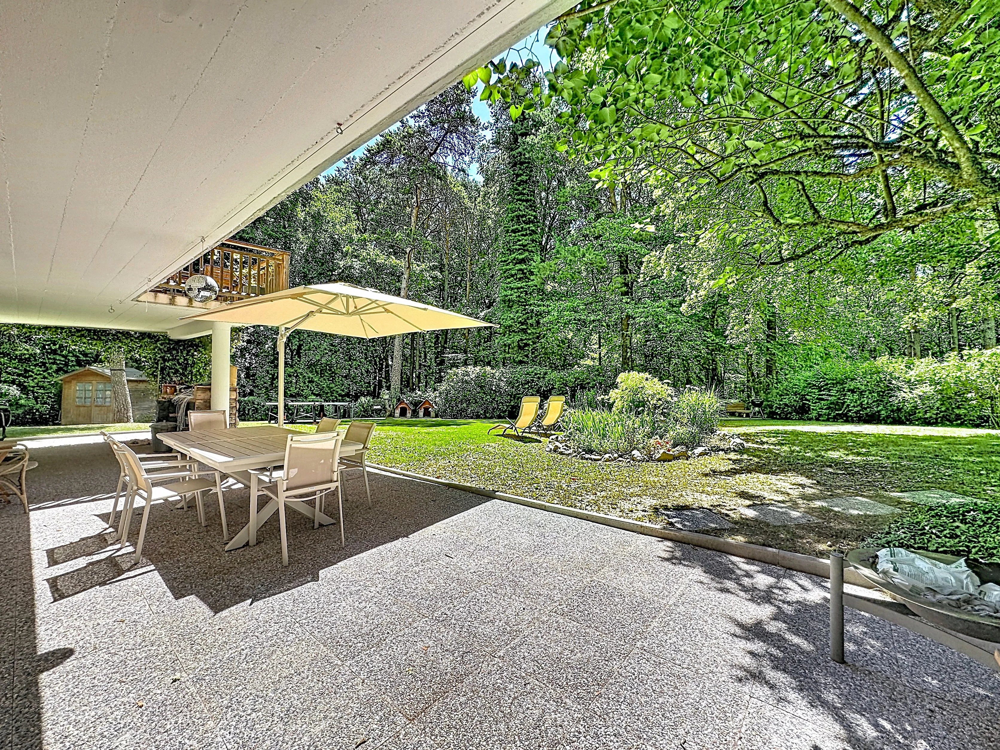Magnifique villa rénovée avec jardin paysager