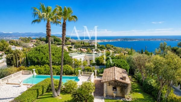 SOLE AGENT- HIGH-POTENTIAL SEA VIEW - FLAT GARDEN — photo 1