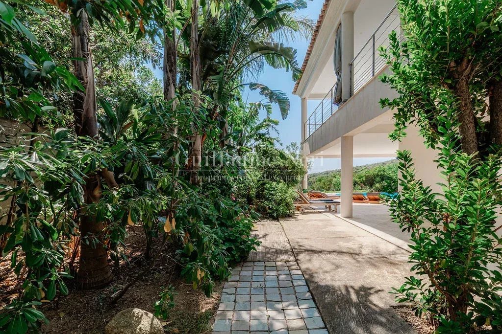 RUPPIONE - Propriété En bord de mer