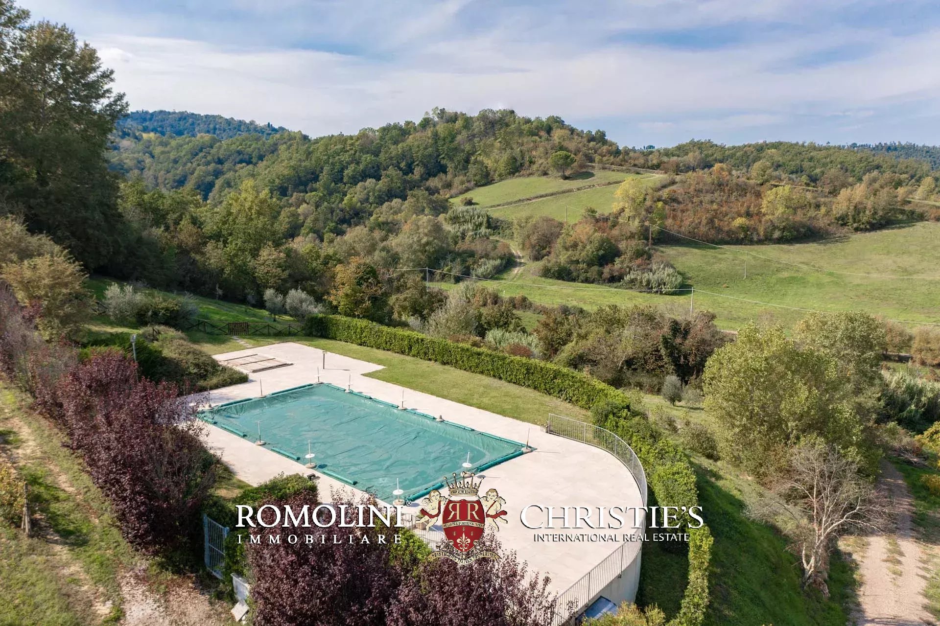 22 Bedroom Vineyard's Image 6