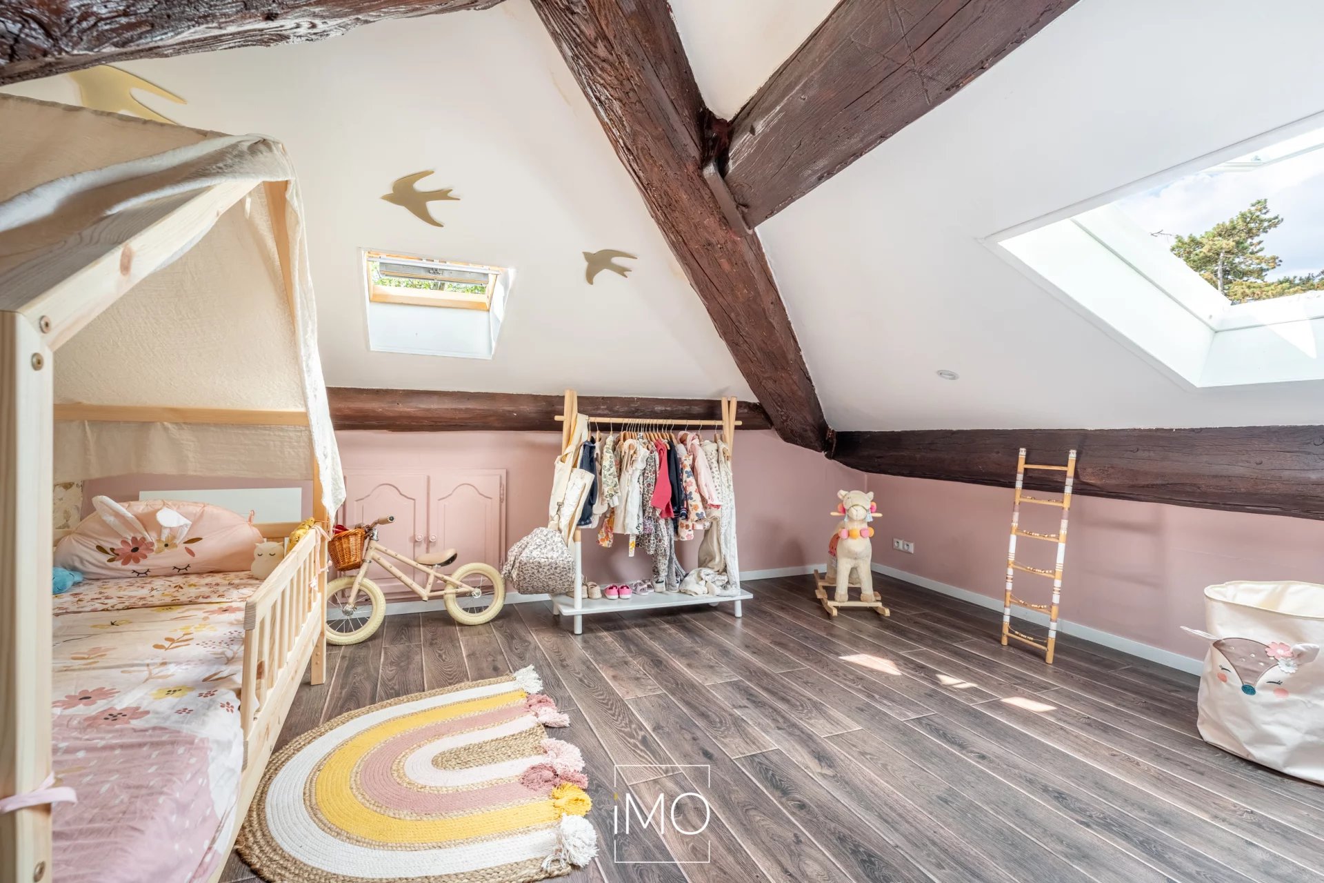 CHASSELAY (69380) – Coup de cœur ! Appartement de caractère dans un château