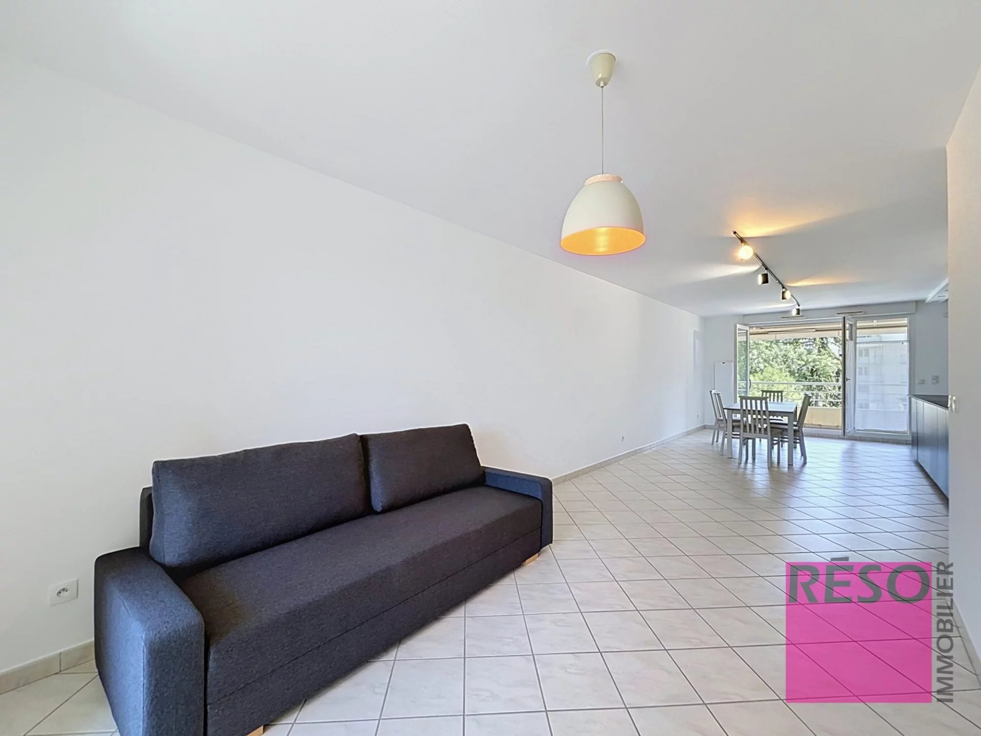 T4 MEUBLE ANNEMASSE 103 M²