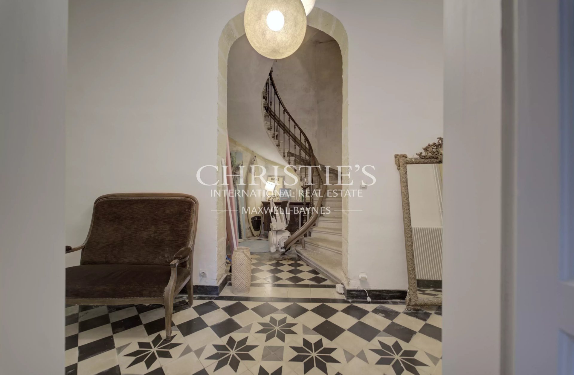 7 Bedroom Villa/Townhouse's Image 8