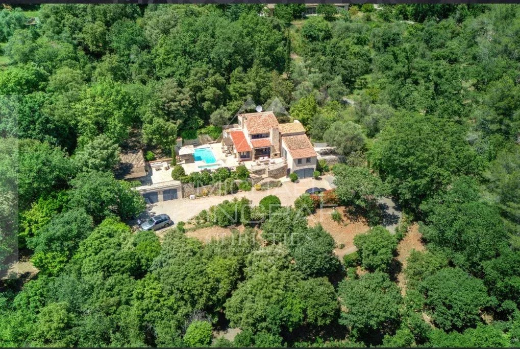 4 Bedroom Villa/Townhouse's Image 9