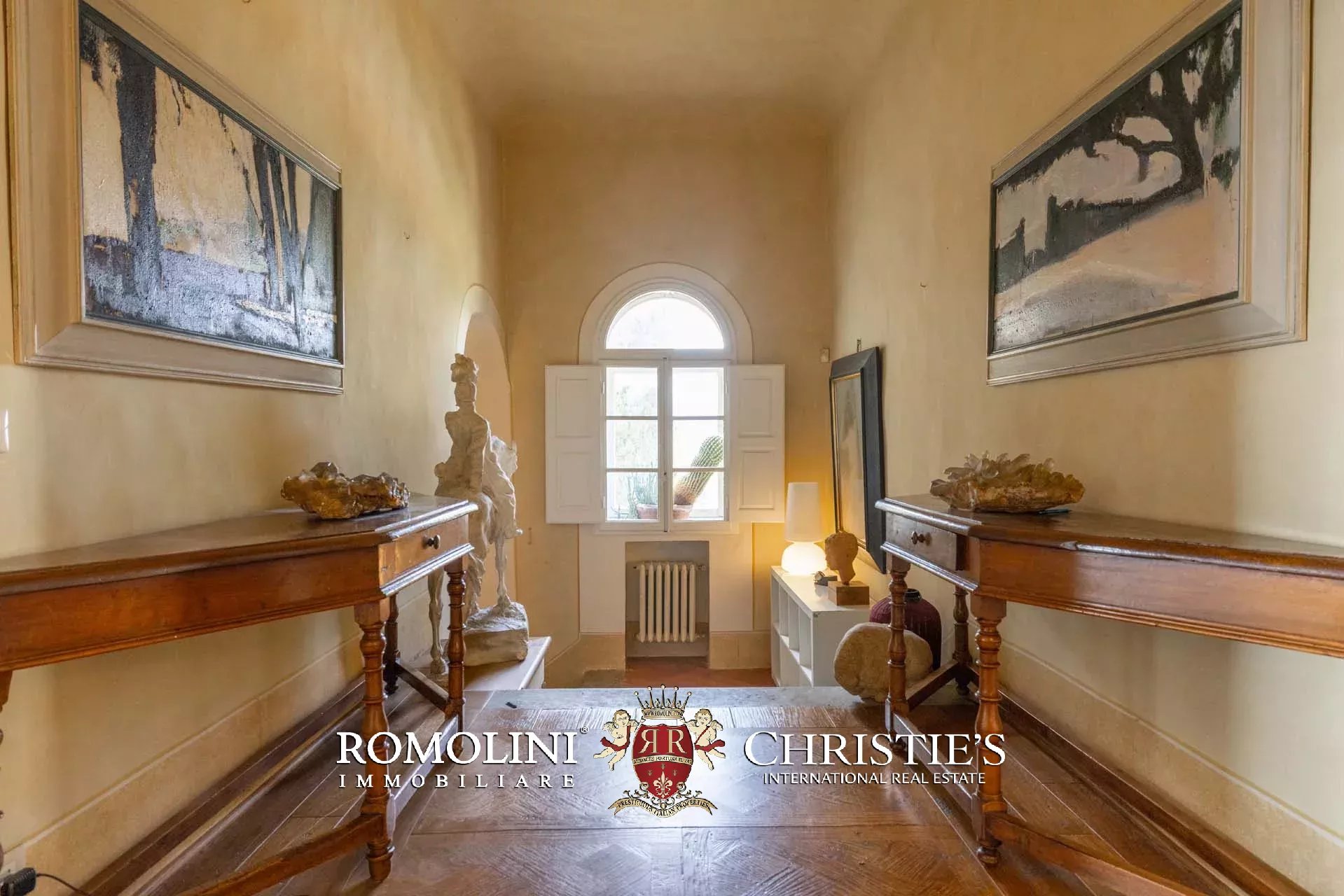7 Bedroom Villa/Townhouse's Image 31