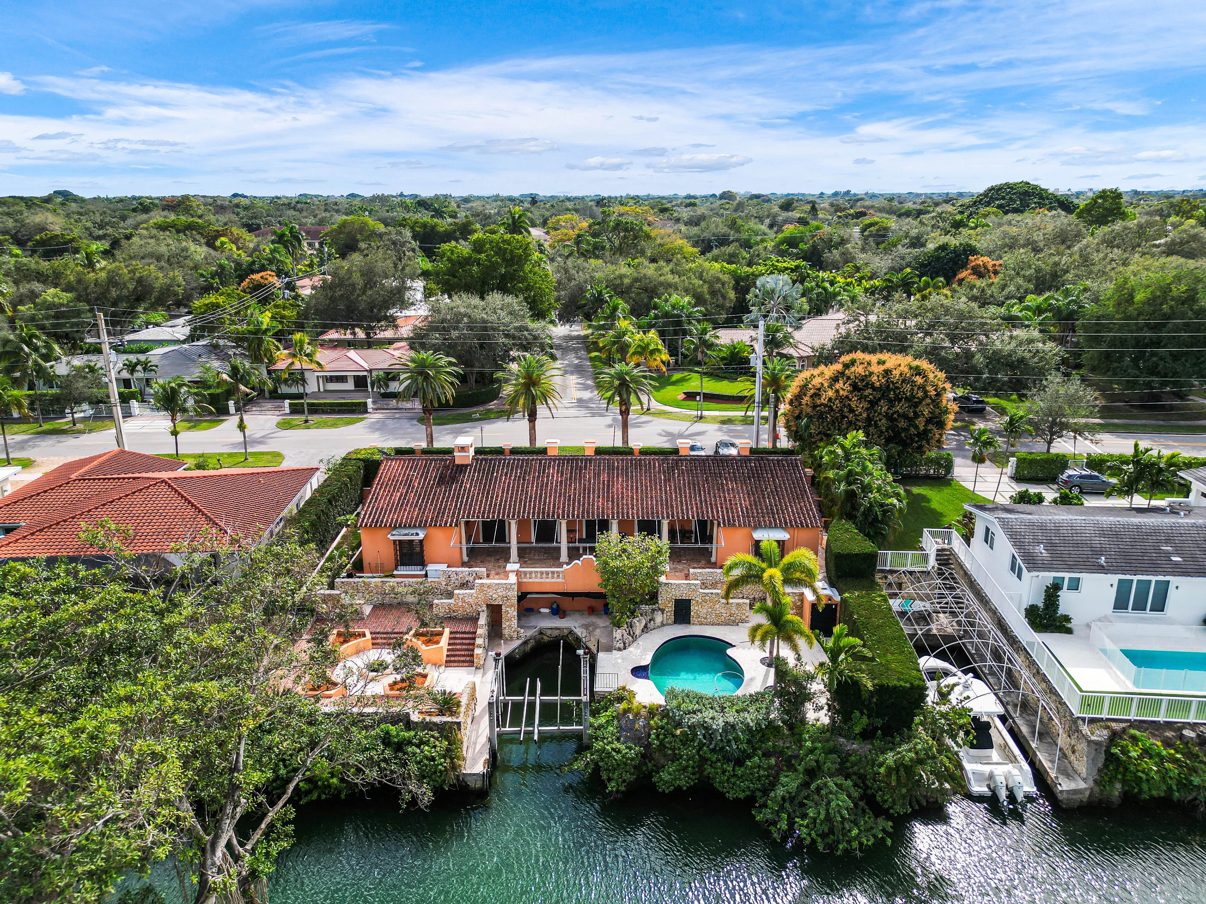 Miami - Superbe villa "pieds-dans-l'eau"